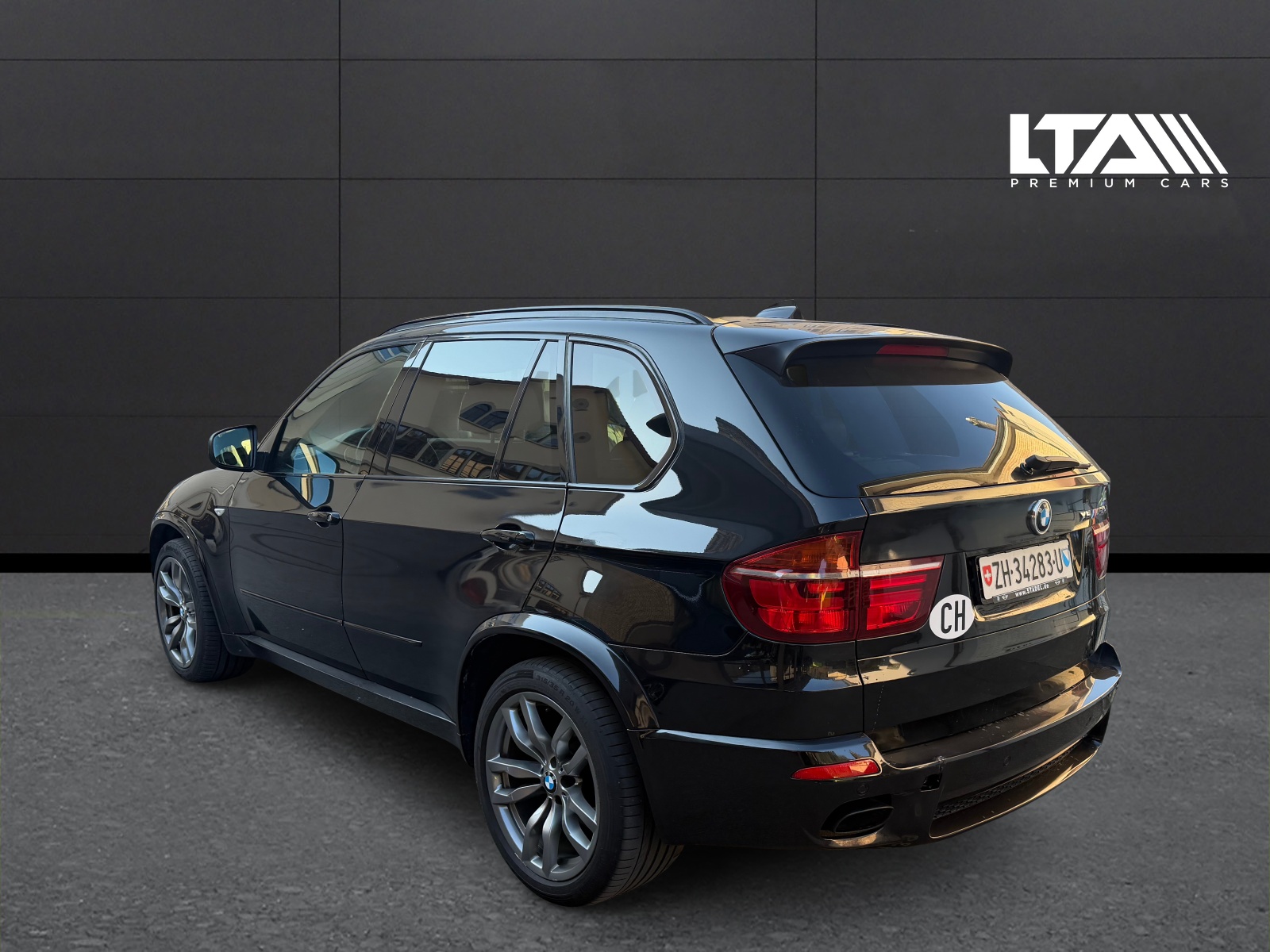 BMW X5 xDrive M50d Steptronic-showroom-element-3