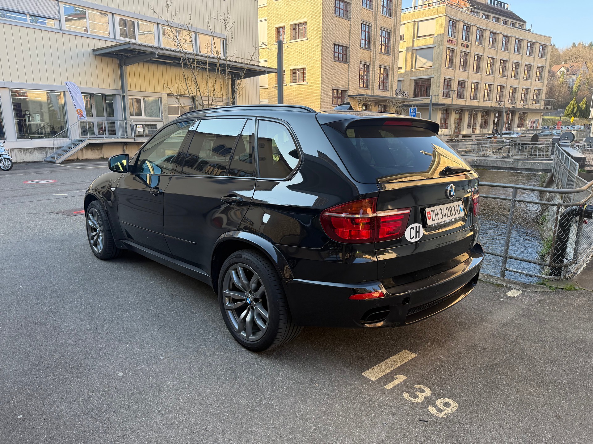 BMW X5 xDrive M50d Steptronic-showroom-element-3