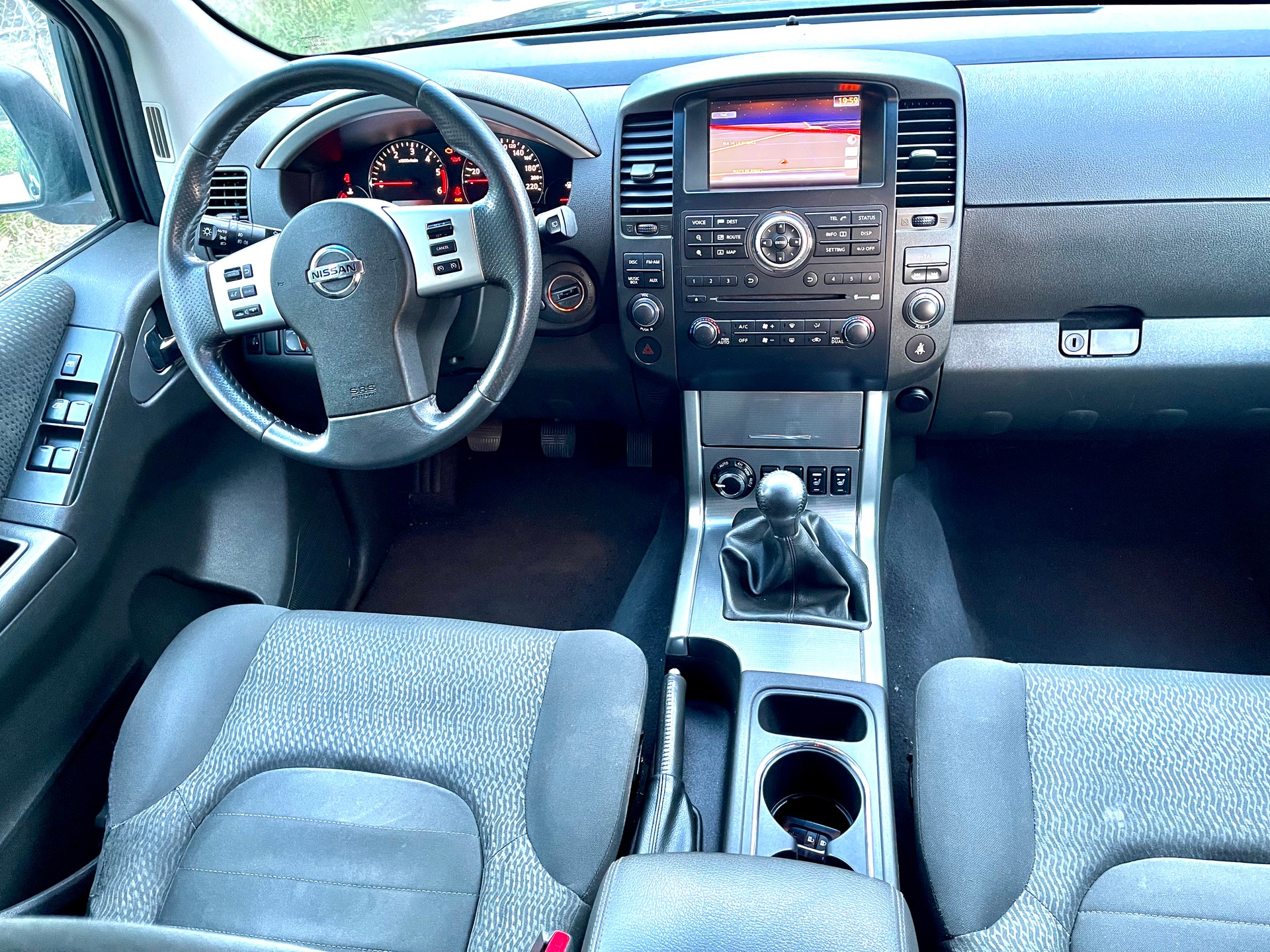 NISSAN Pathfinder 2.5 dCi XE-image-1