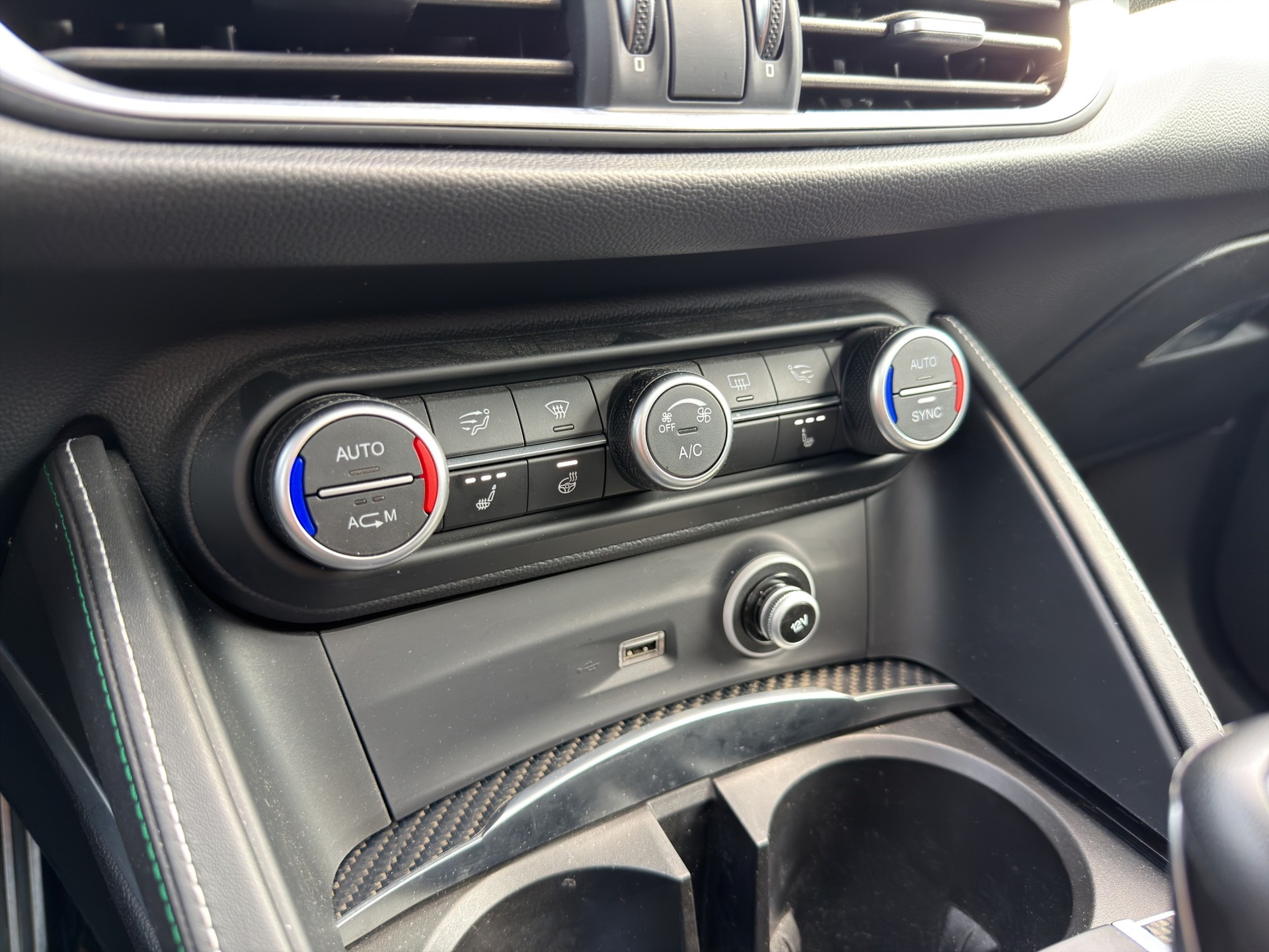 ALFA ROMEO Stelvio 2.9 V6 Biturbo Q4 Quadrifoglio Schiebedach-image-45
