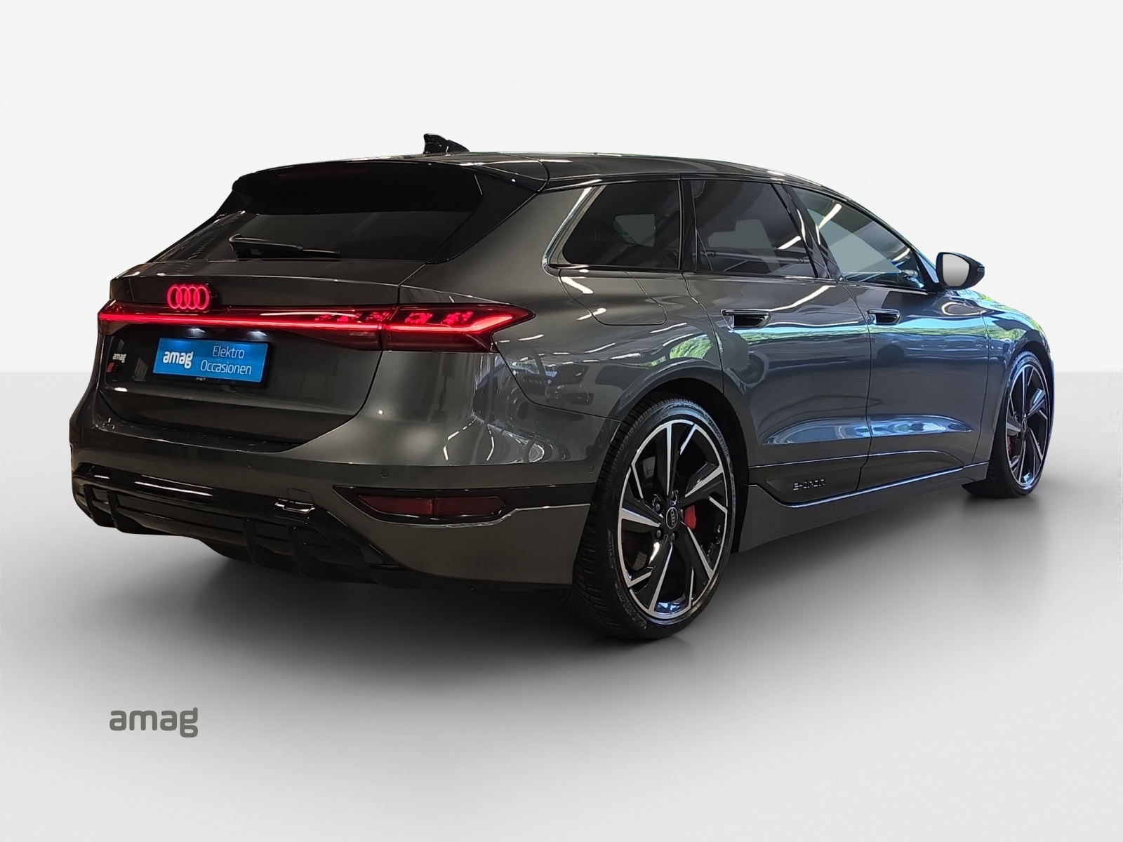 AUDI S6 Avant e-tron quattro-image-4