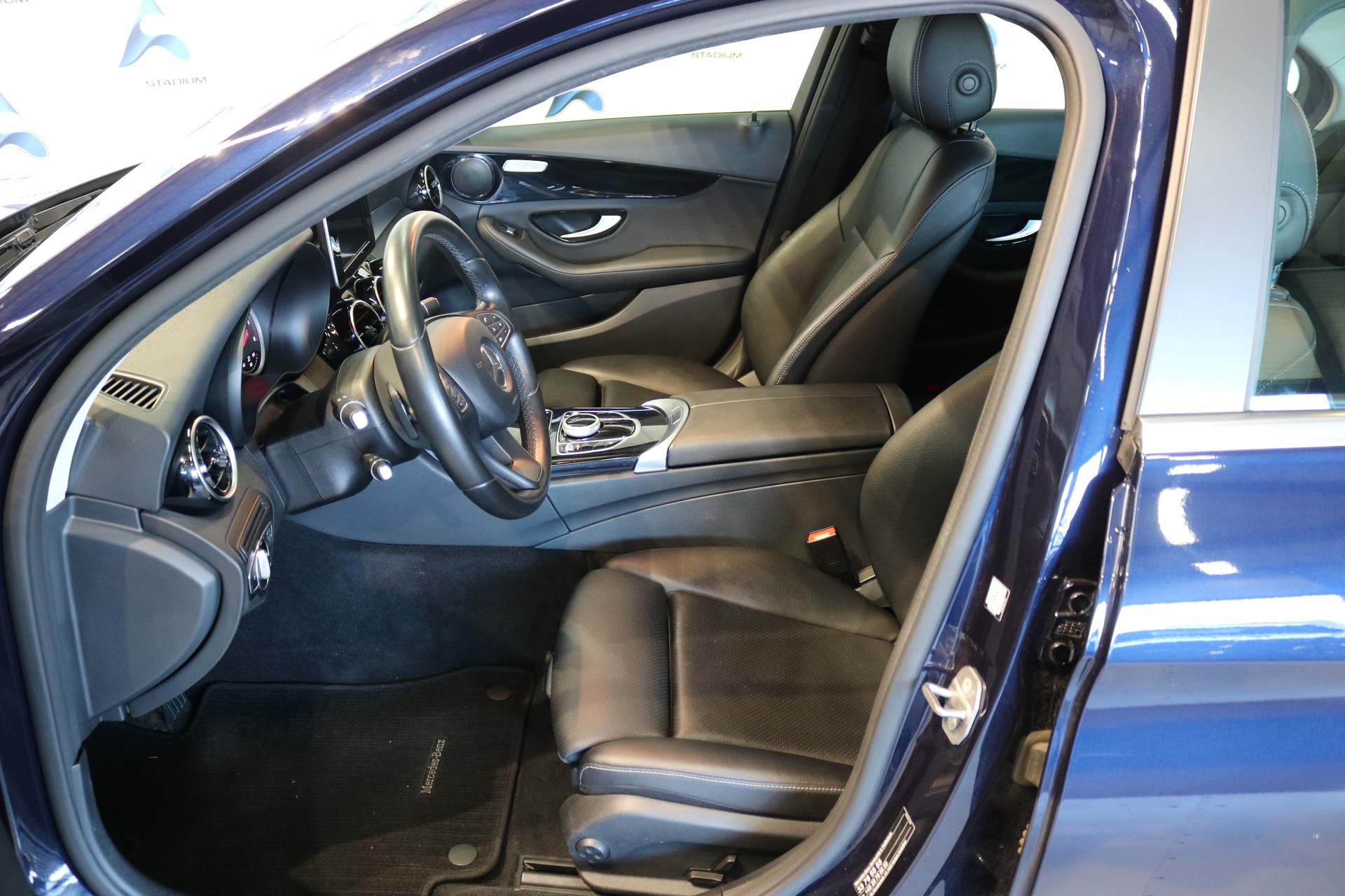 MERCEDES-BENZ C 220 BlueTEC Exclusive 7G-Tronic-showroom-element-1