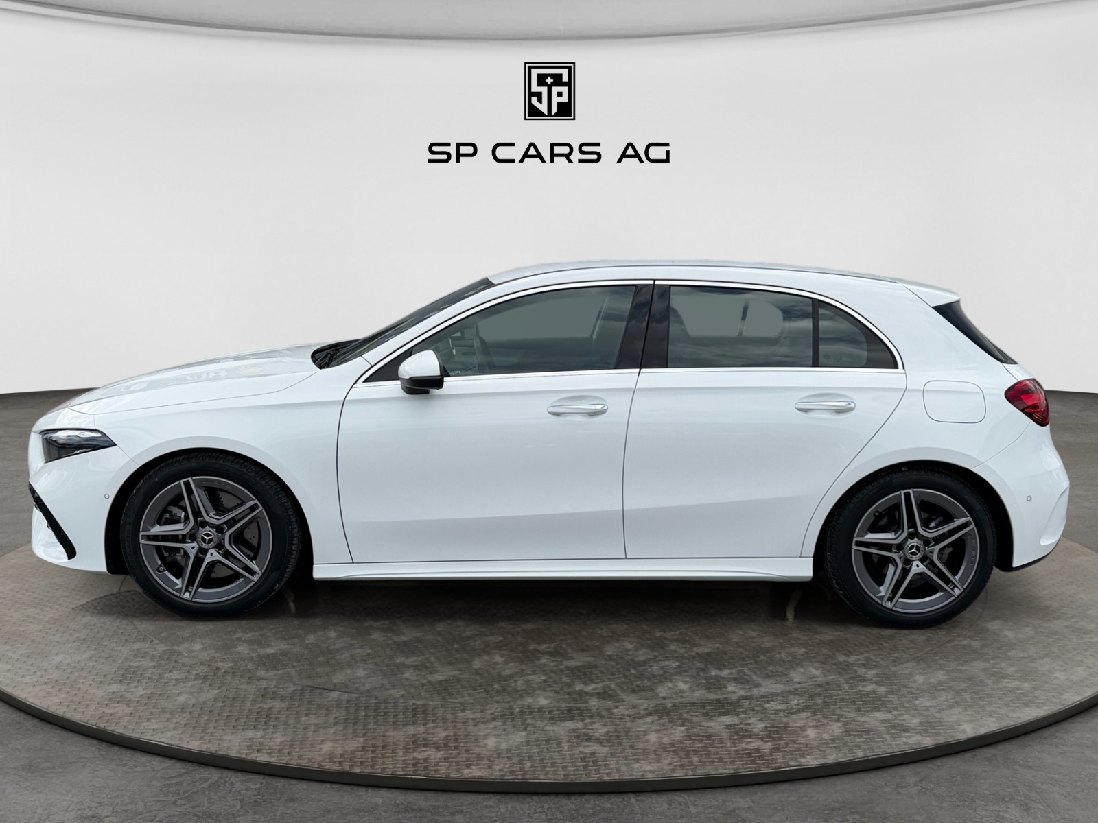 MERCEDES-BENZ A 250 4Matic 8G-DCT AMG-LINE-showroom-element-1