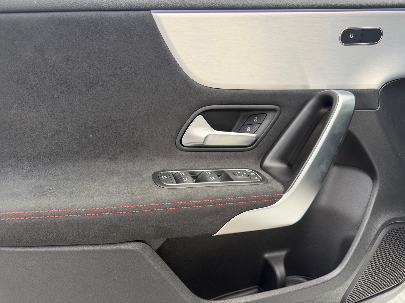 MERCEDES-BENZ A 250 4Matic 8G-DCT AMG-LINE-image-10