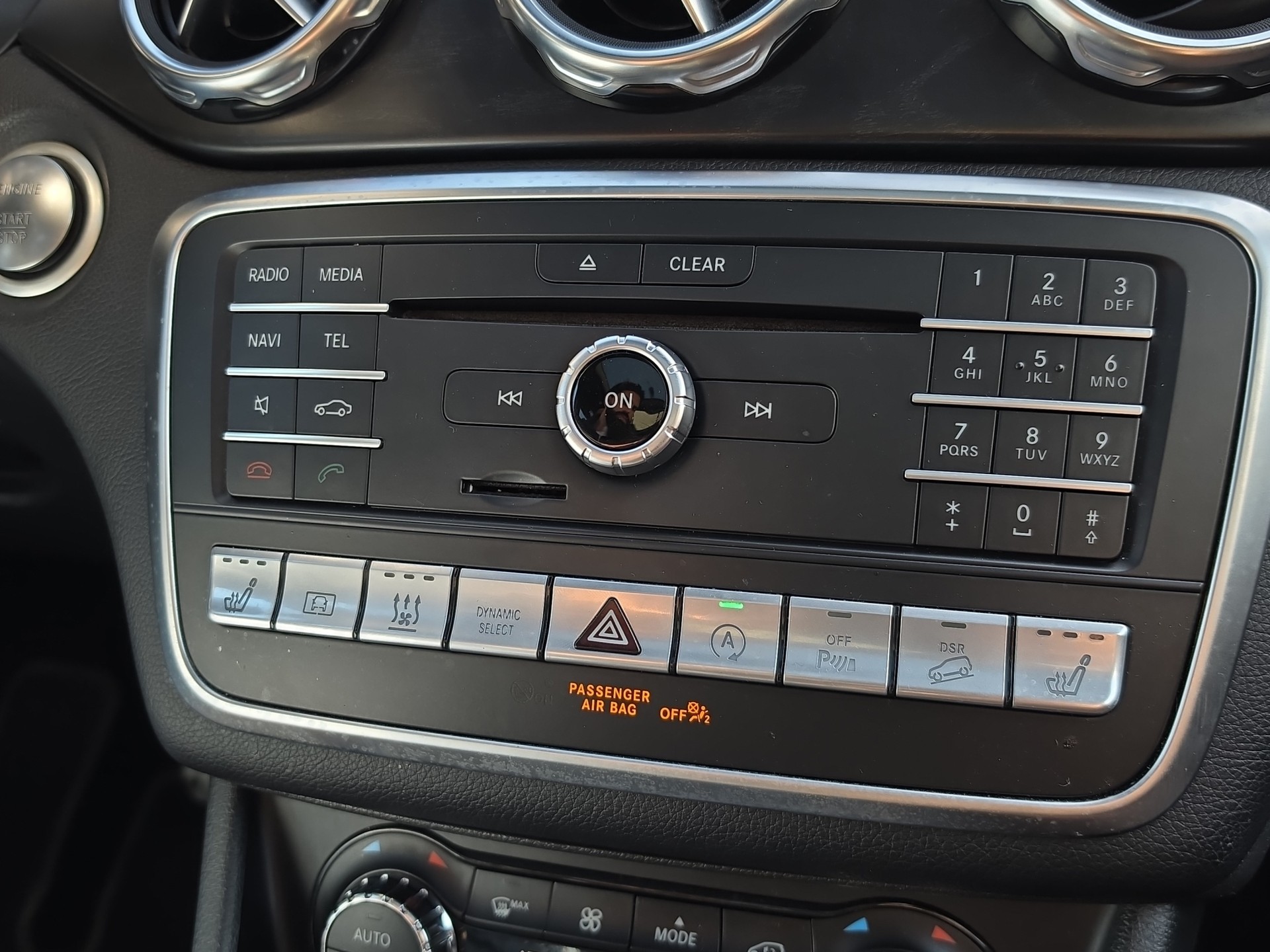 MERCEDES-BENZ GLA 250 AMG Line 4Matic 7G-DCT-image-14