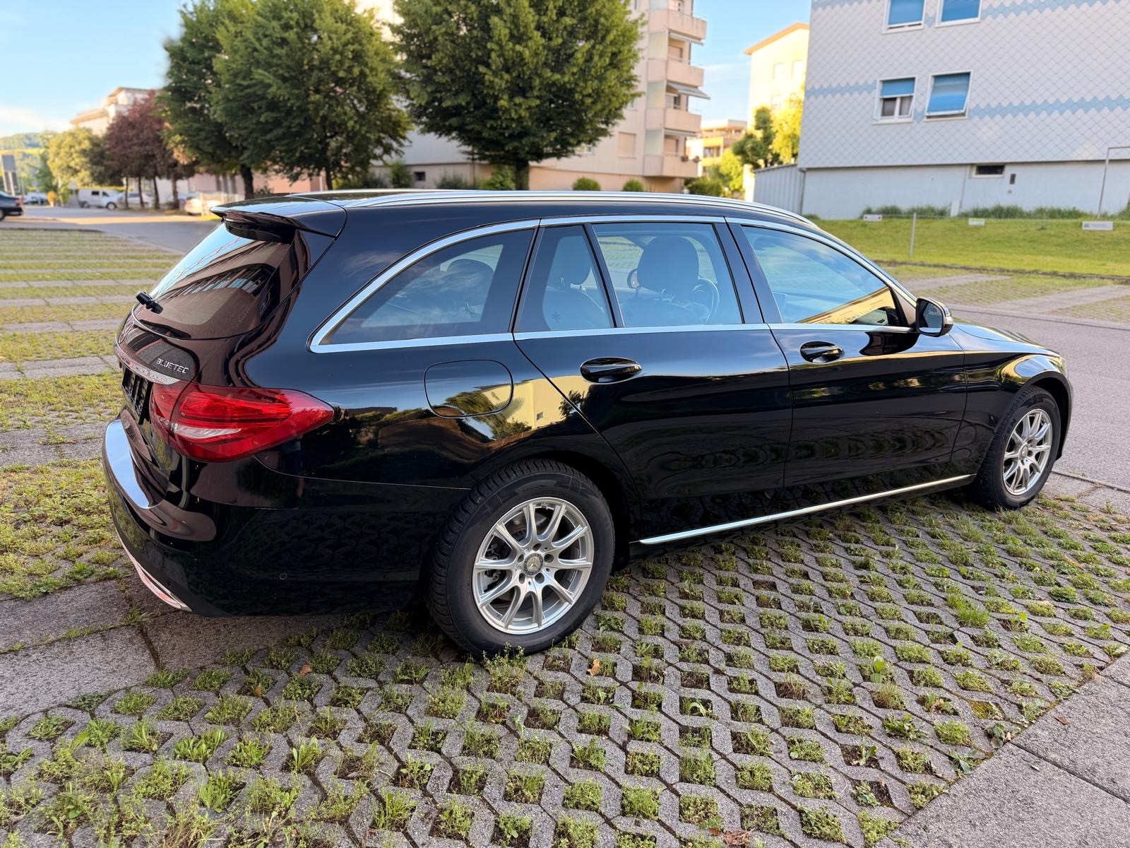 MERCEDES-BENZ C 220 BlueTEC-image-5