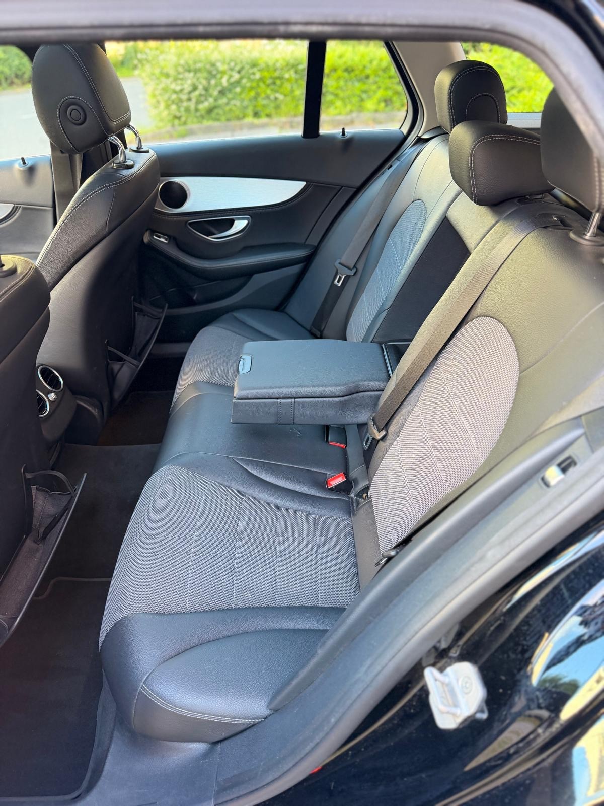 MERCEDES-BENZ C 220 BlueTEC-image-9