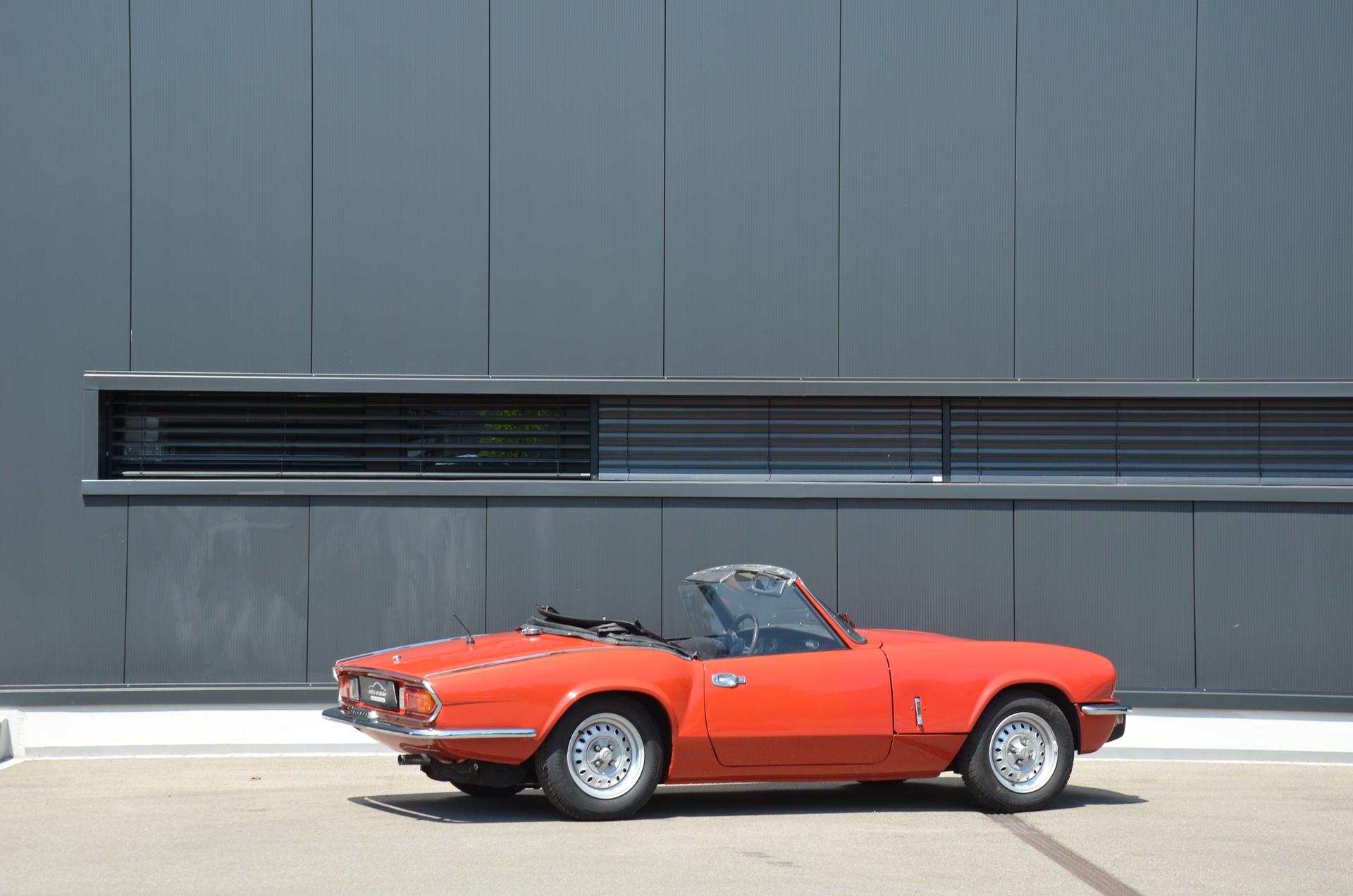 TRIUMPH IV-showroom-element-3