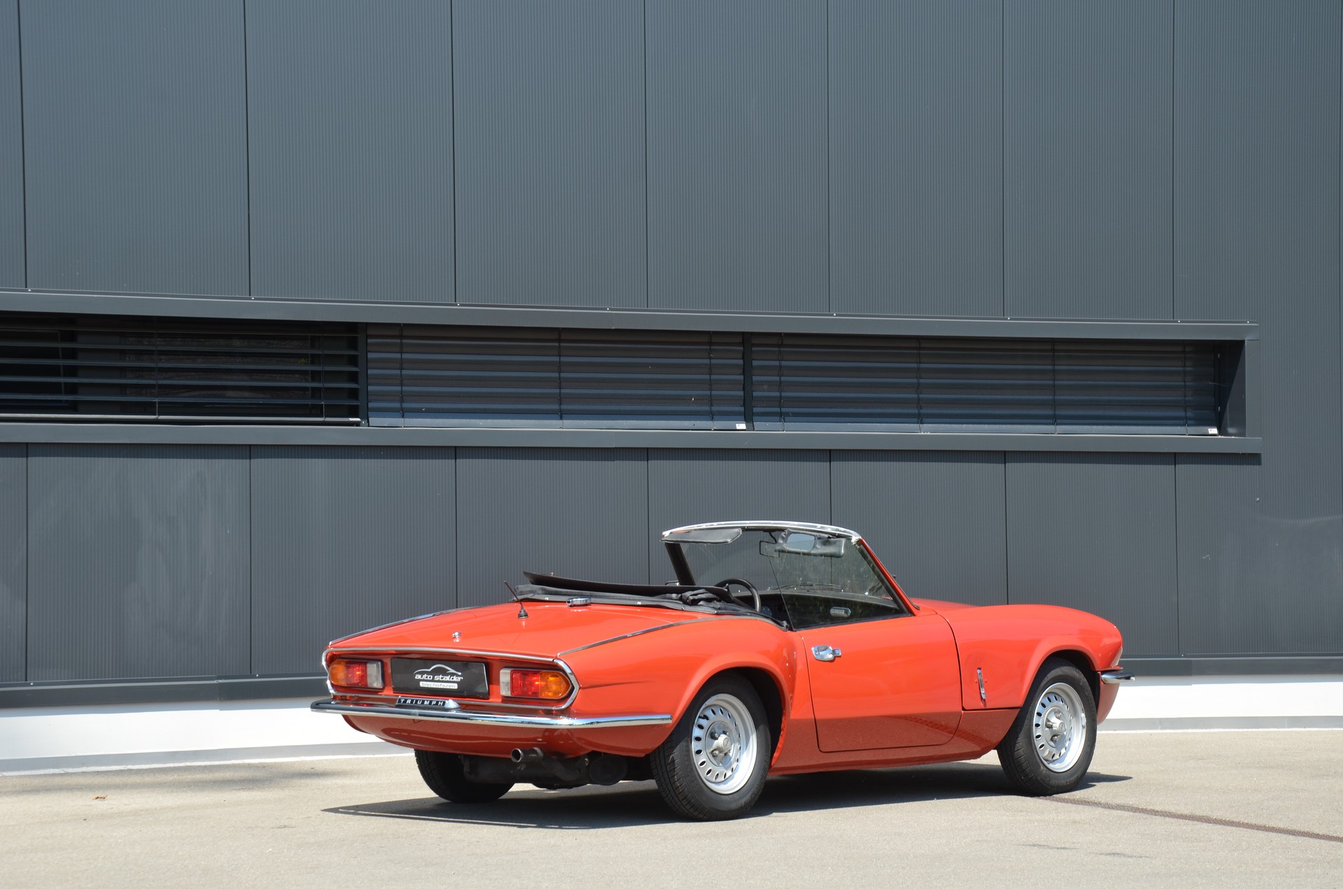 TRIUMPH IV-showroom-element-2