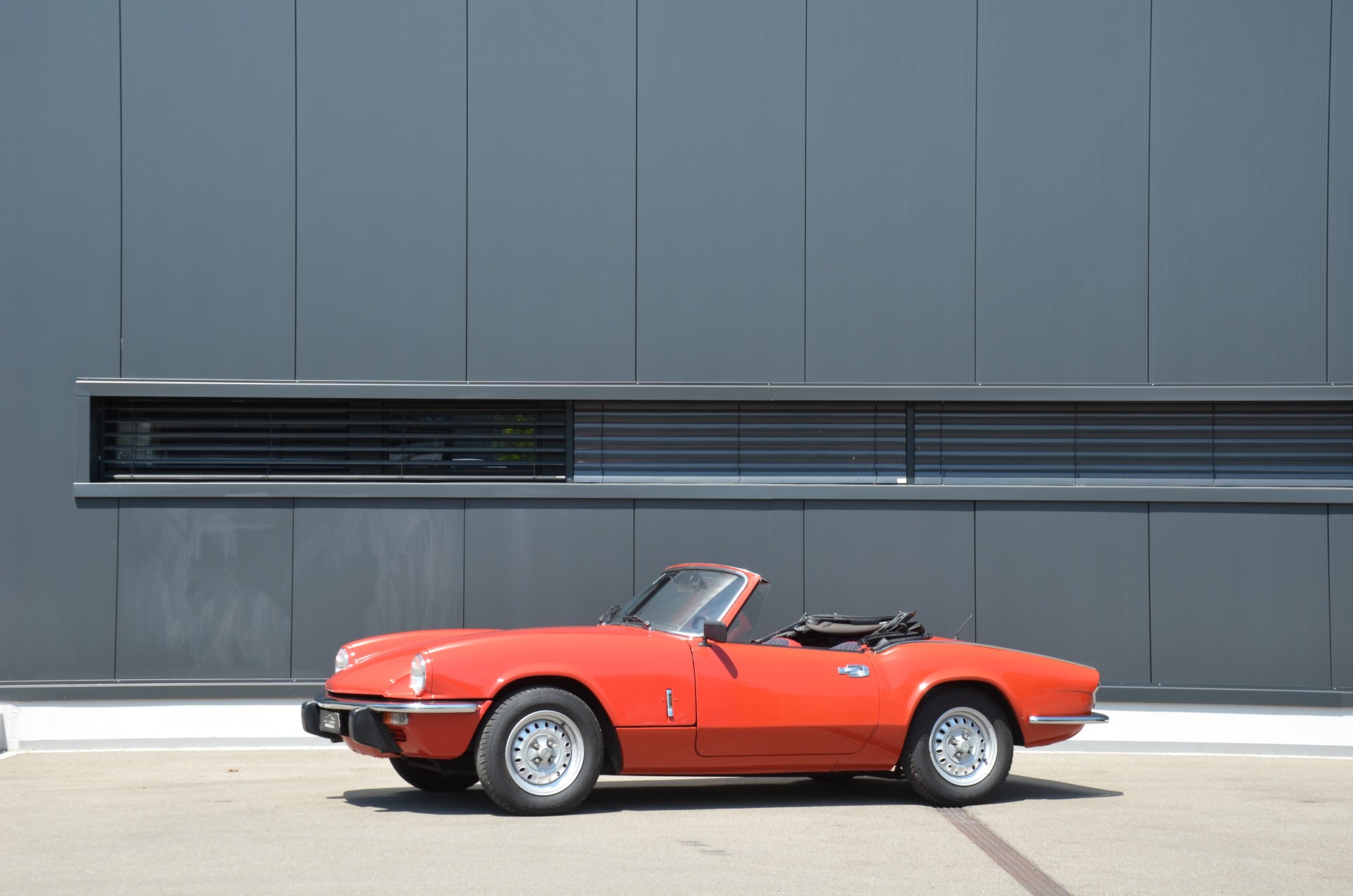 TRIUMPH IV-showroom-element-1
