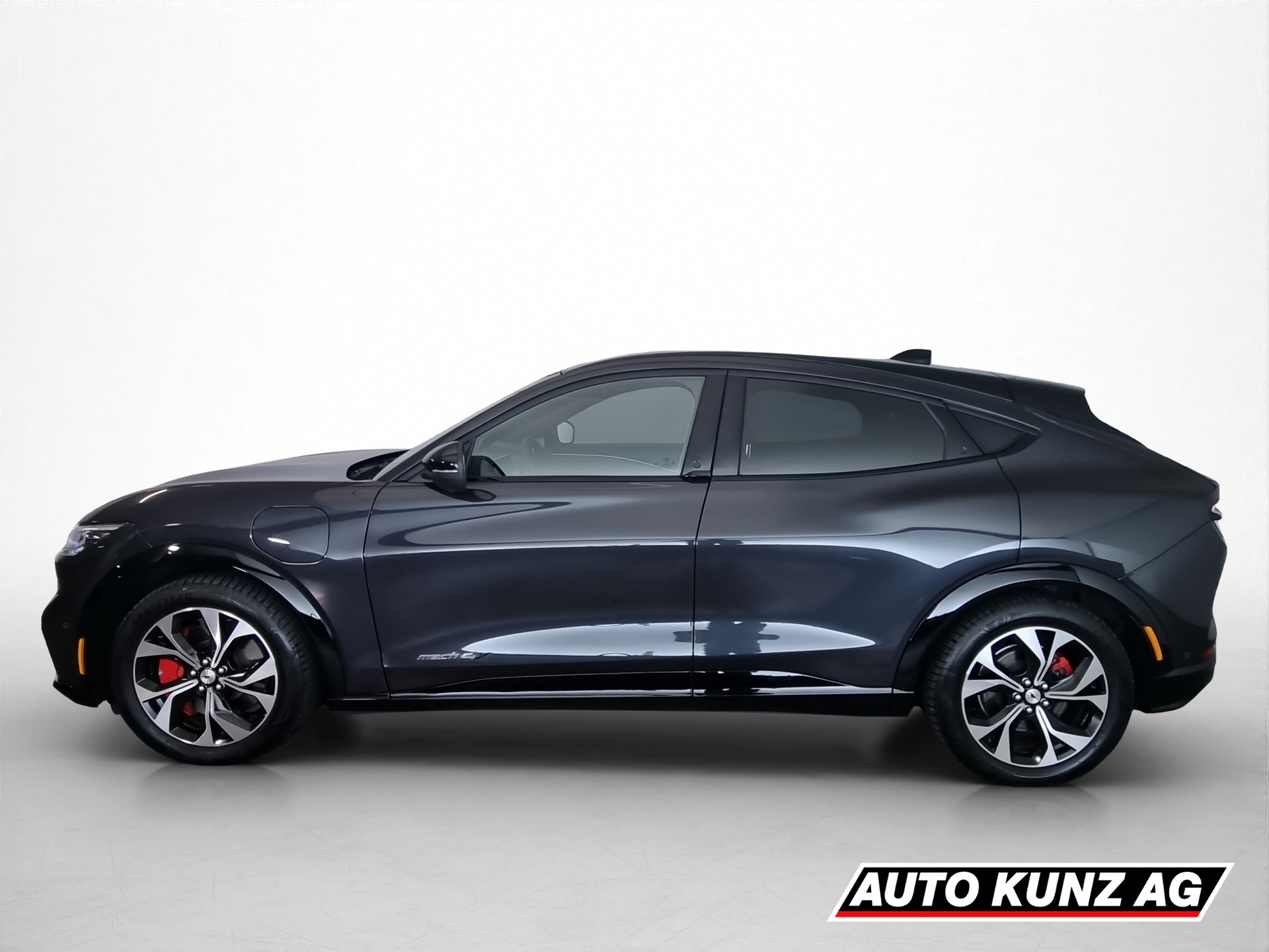 FORD Mustang MACH-E AWD 99 kWh-showroom-element-2