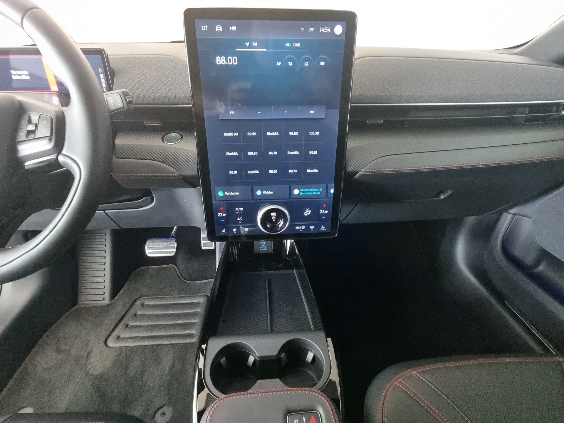 FORD Mustang MACH-E AWD 99 kWh-image-9