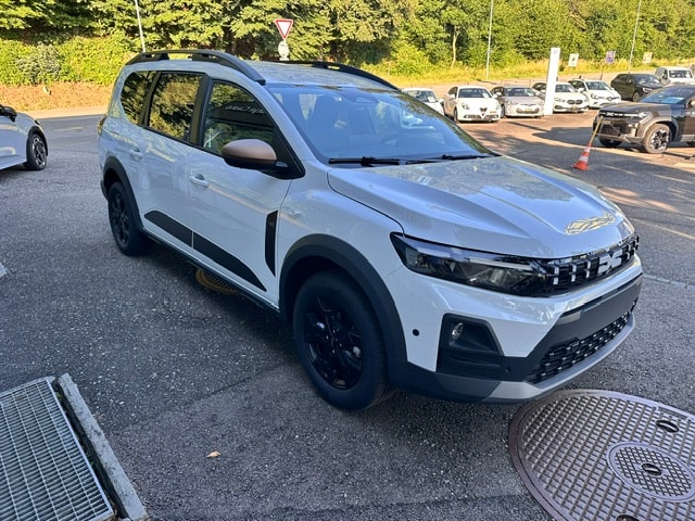 DACIA Jogger TCe 110 Extreme-showroom-element-2