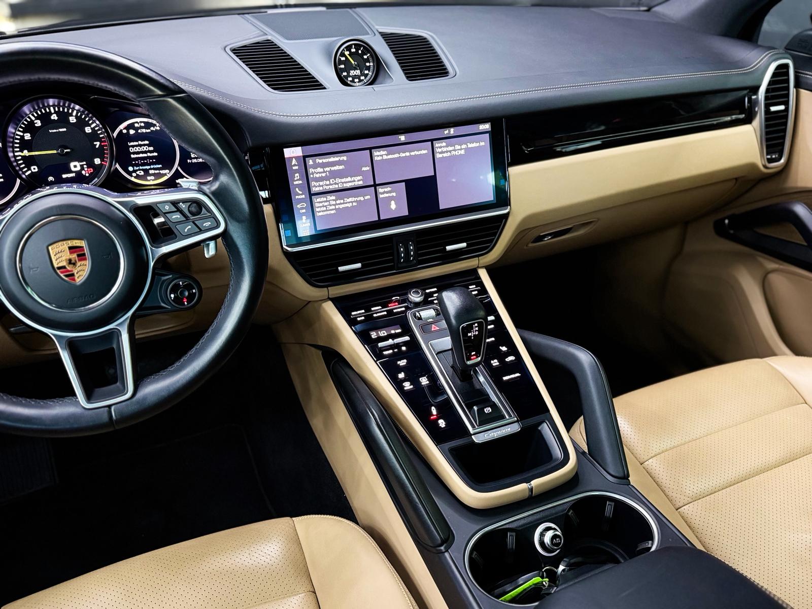 PORSCHE Cayenne E-Hybrid Black Edition-image-15