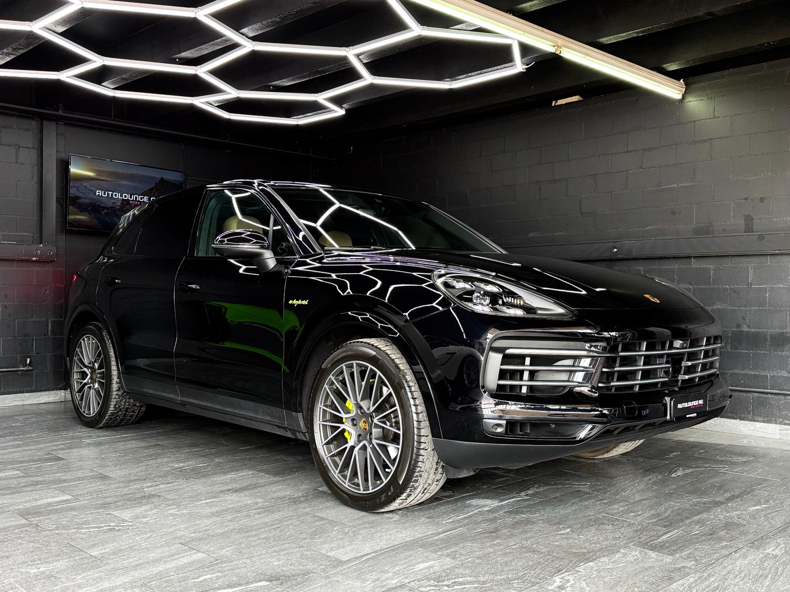 PORSCHE Cayenne E-Hybrid Black Edition-showroom-element-1
