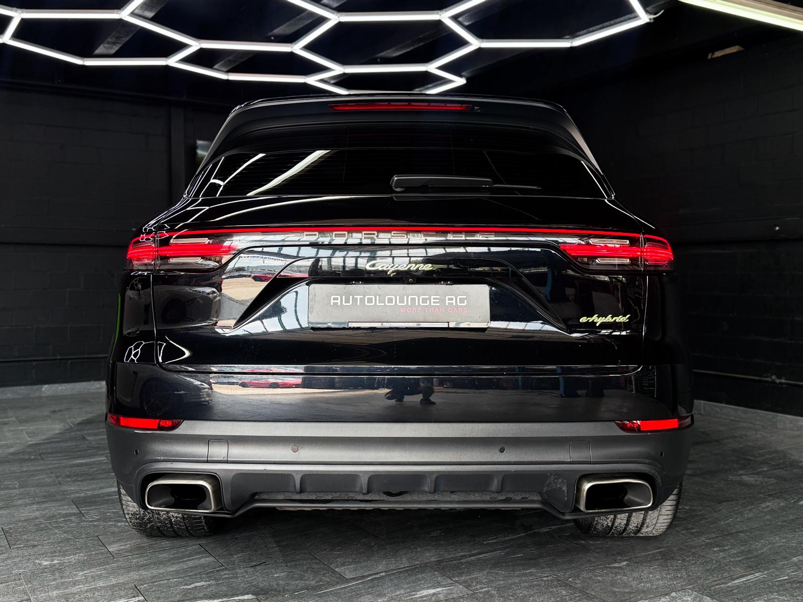 PORSCHE Cayenne E-Hybrid Black Edition-image-5