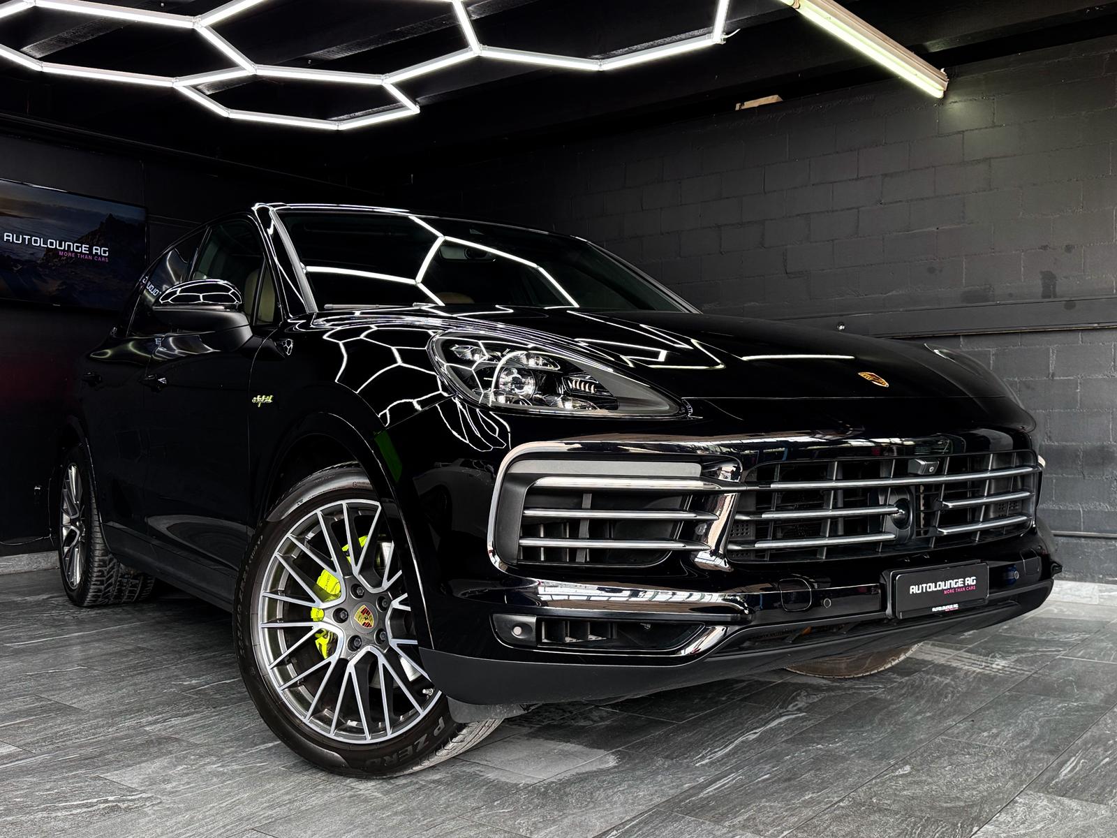 PORSCHE Cayenne E-Hybrid Black Edition