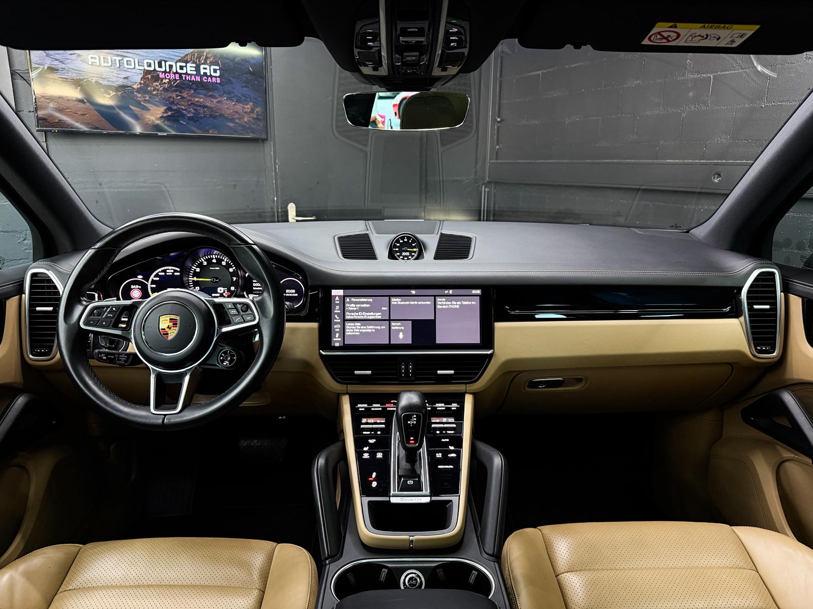 PORSCHE Cayenne E-Hybrid Black Edition-image-10