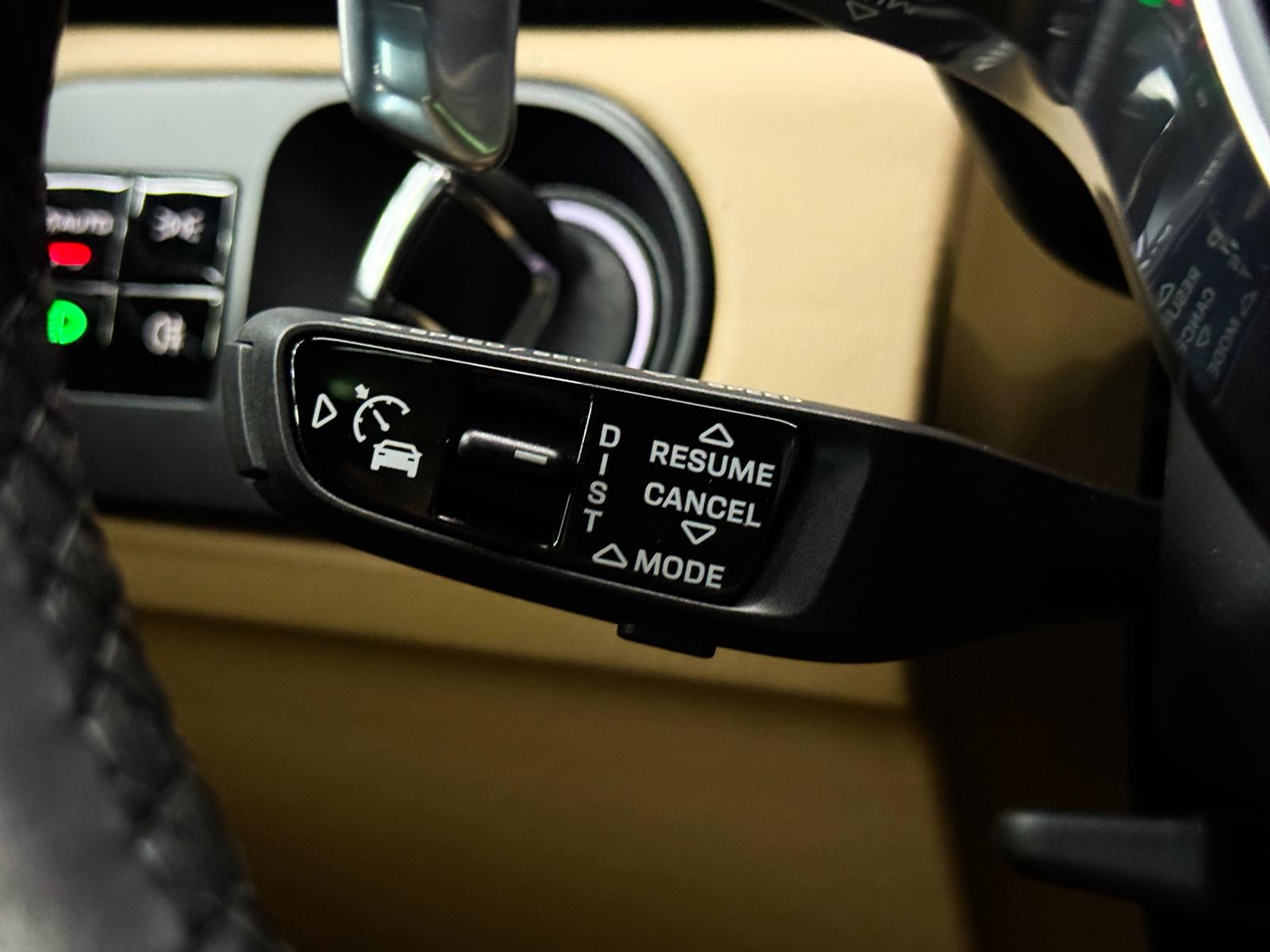 PORSCHE Cayenne E-Hybrid Black Edition-image-19