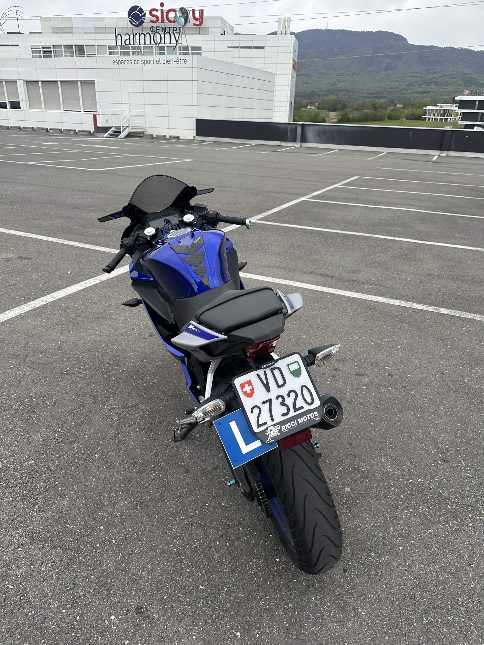 YAMAHA R 125-image-3
