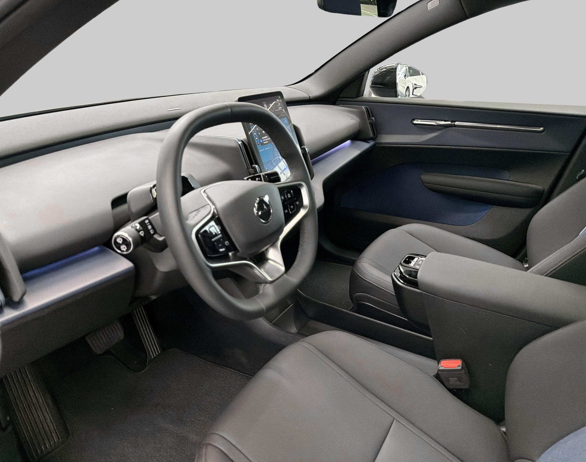 VOLVO EX 30 E60 Twin Ultra Performanc-image-4
