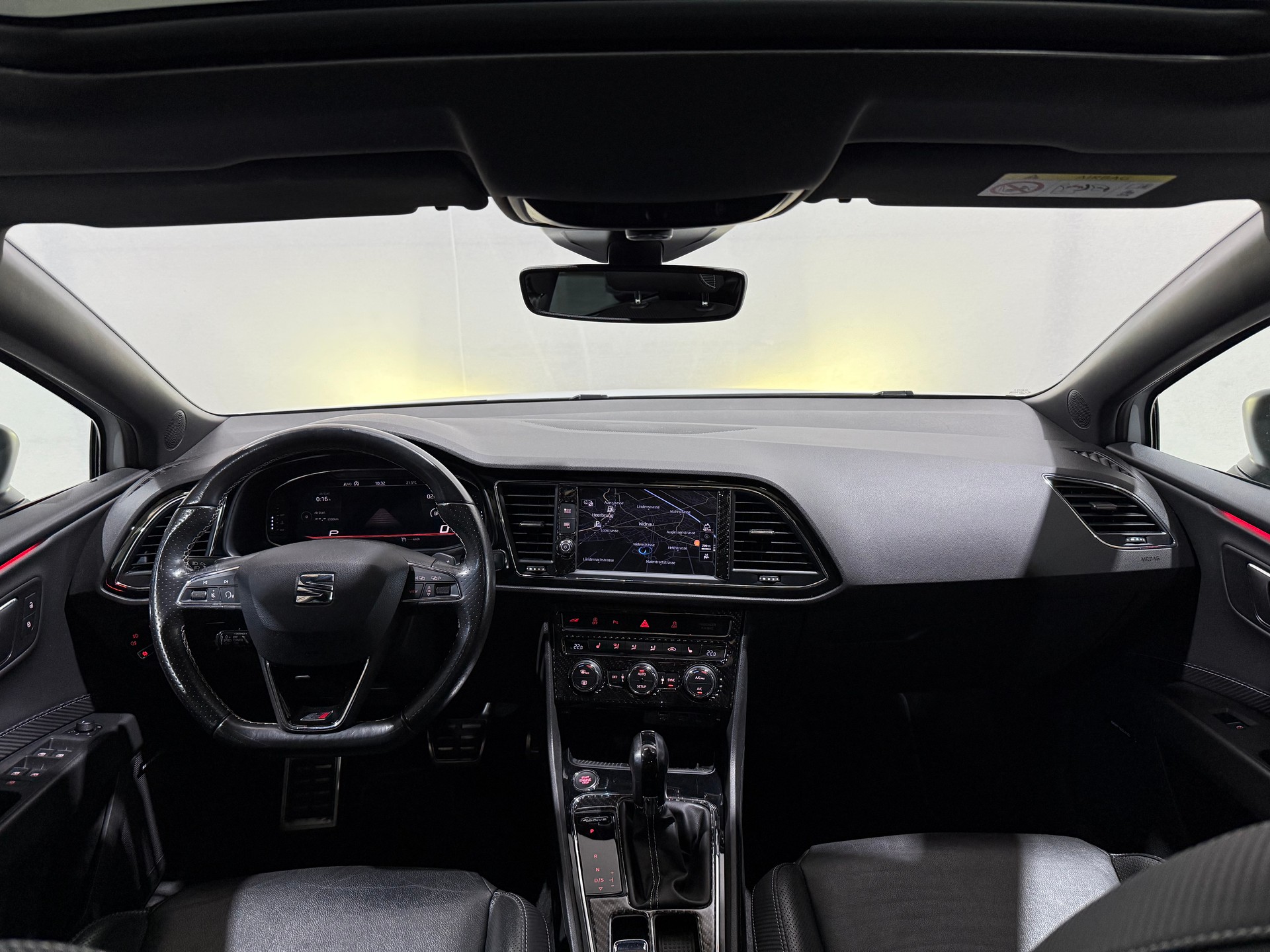 SEAT Leon ST 2.0 TSI Cupra 300 4 Drive DSG (CH)-image-11