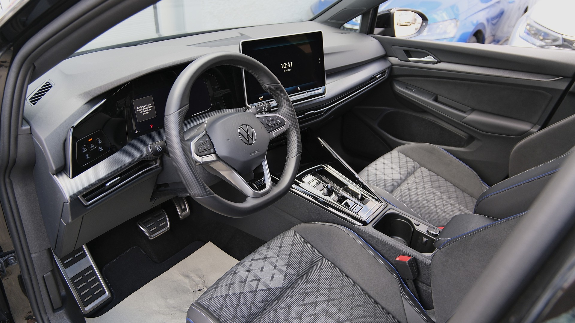 VW Golf 1.5 e TSI mHEV R-Line DSG * Black Style *-showroom-element-2