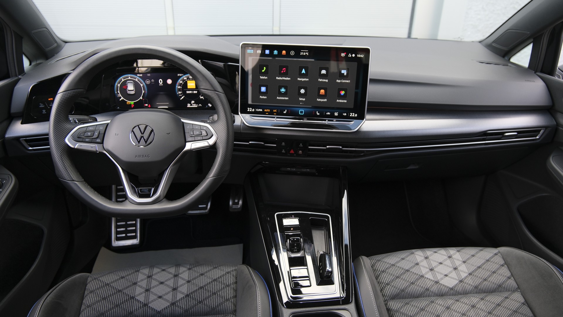 VW Golf 1.5 e TSI mHEV R-Line DSG * Black Style *-image-16