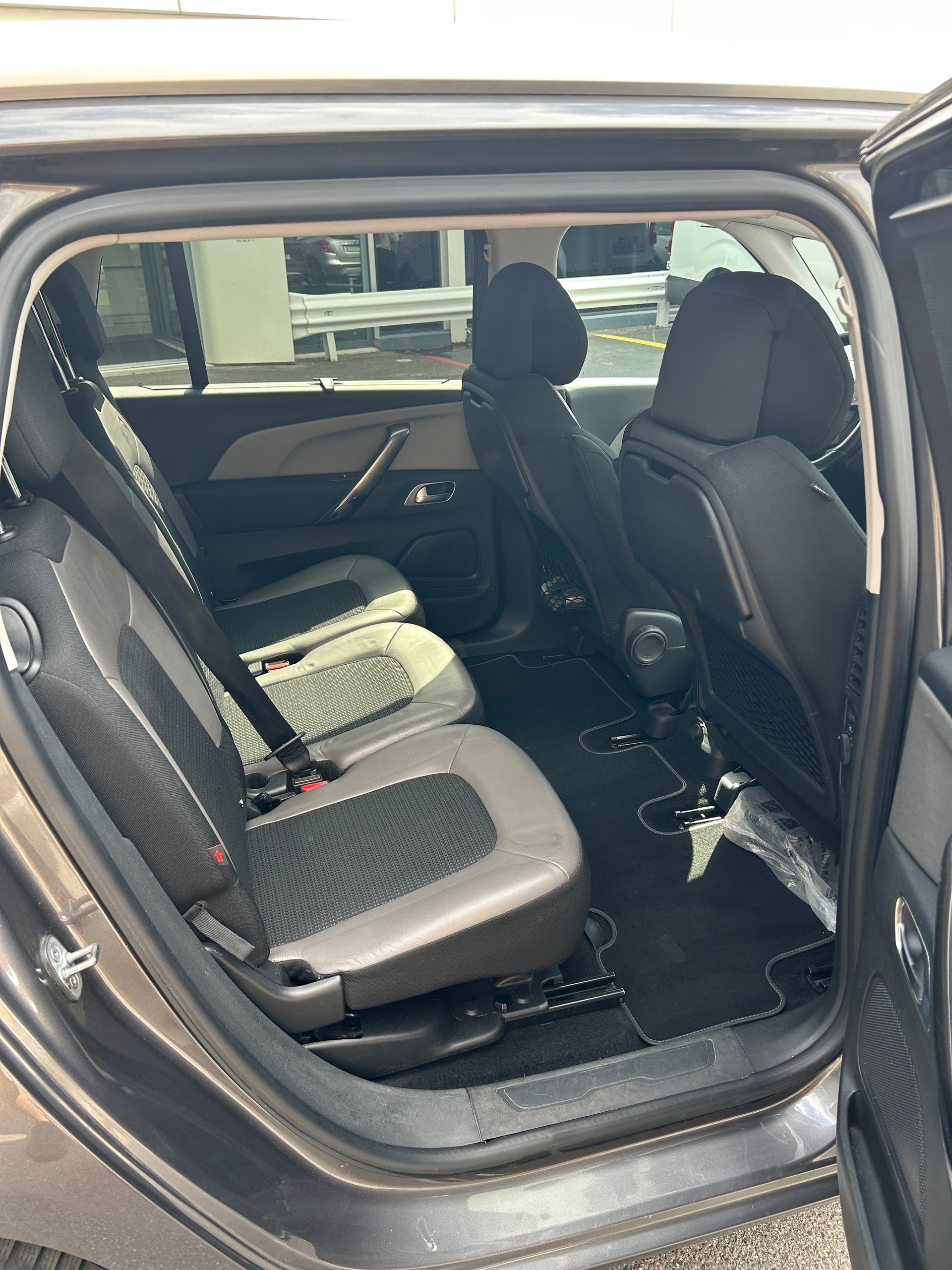 CITROEN 1.6 PureTech Shine-image-4