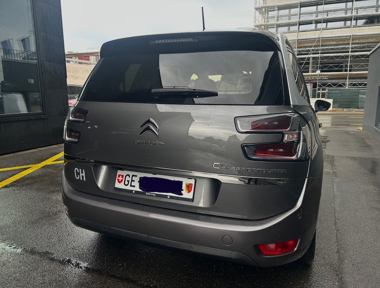 CITROEN 1.6 PureTech Shine-image-2