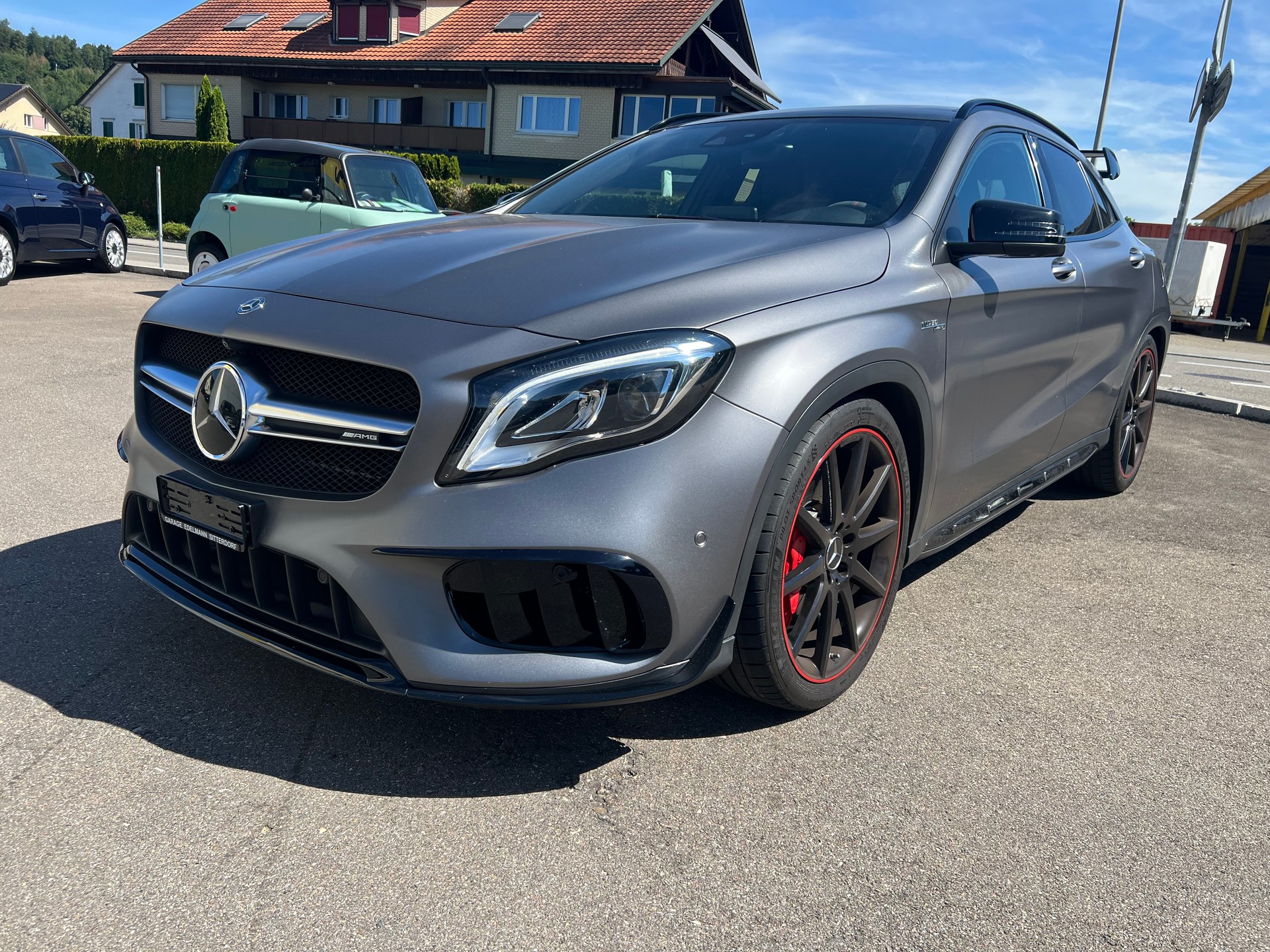 MERCEDES-BENZ GLA 45 AMG 4Matic 7G-DCT-showroom-element-1