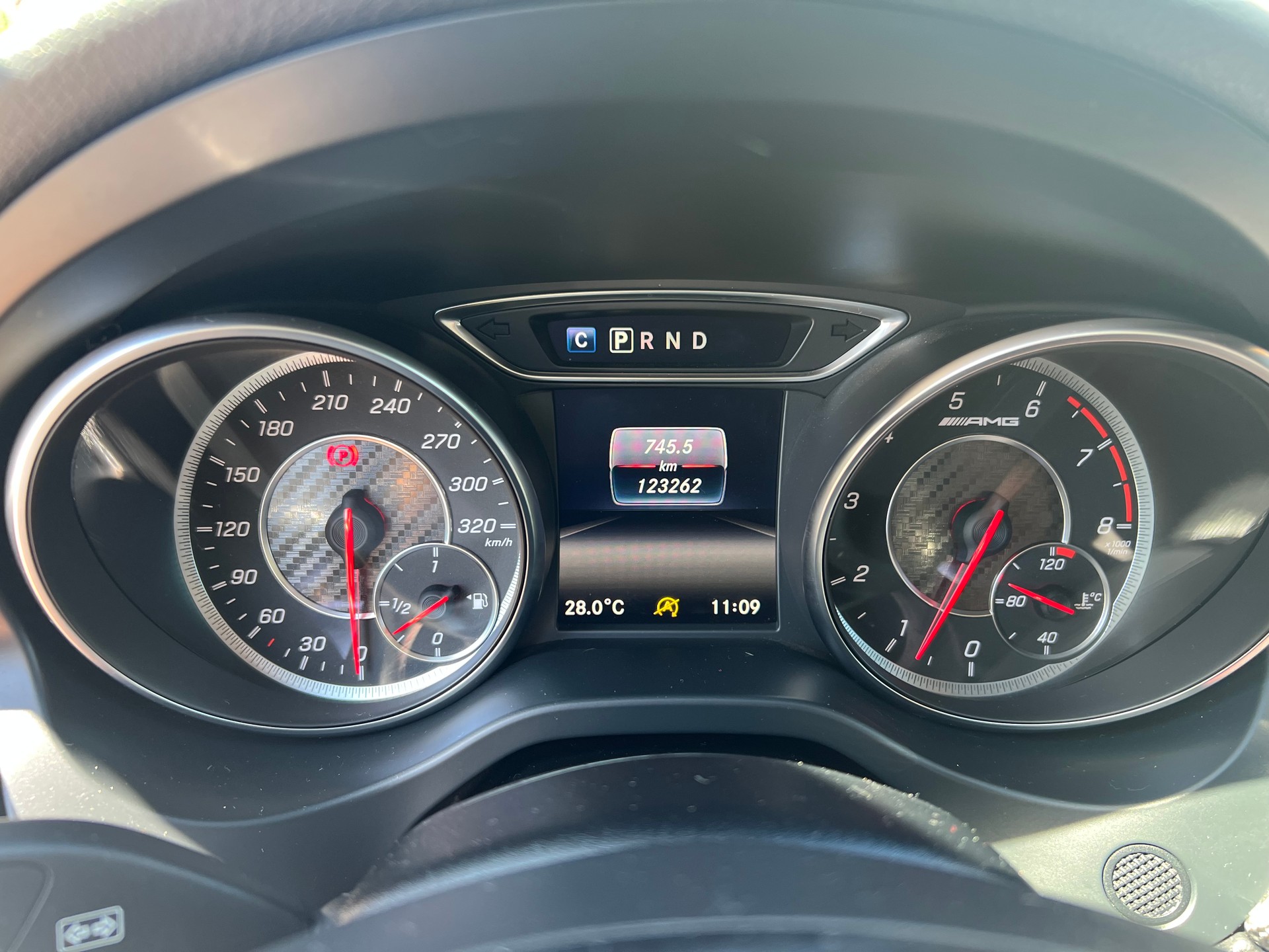MERCEDES-BENZ GLA 45 AMG 4Matic 7G-DCT-image-15