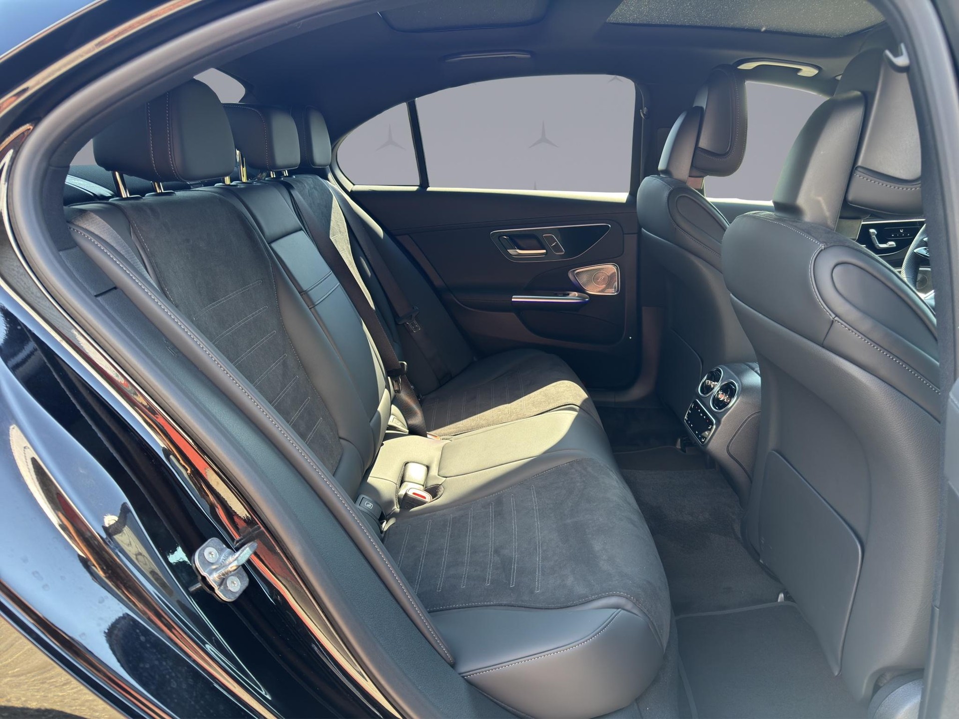 MERCEDES-BENZ C 220 d Swiss Star AMG Line 4matic-image-17