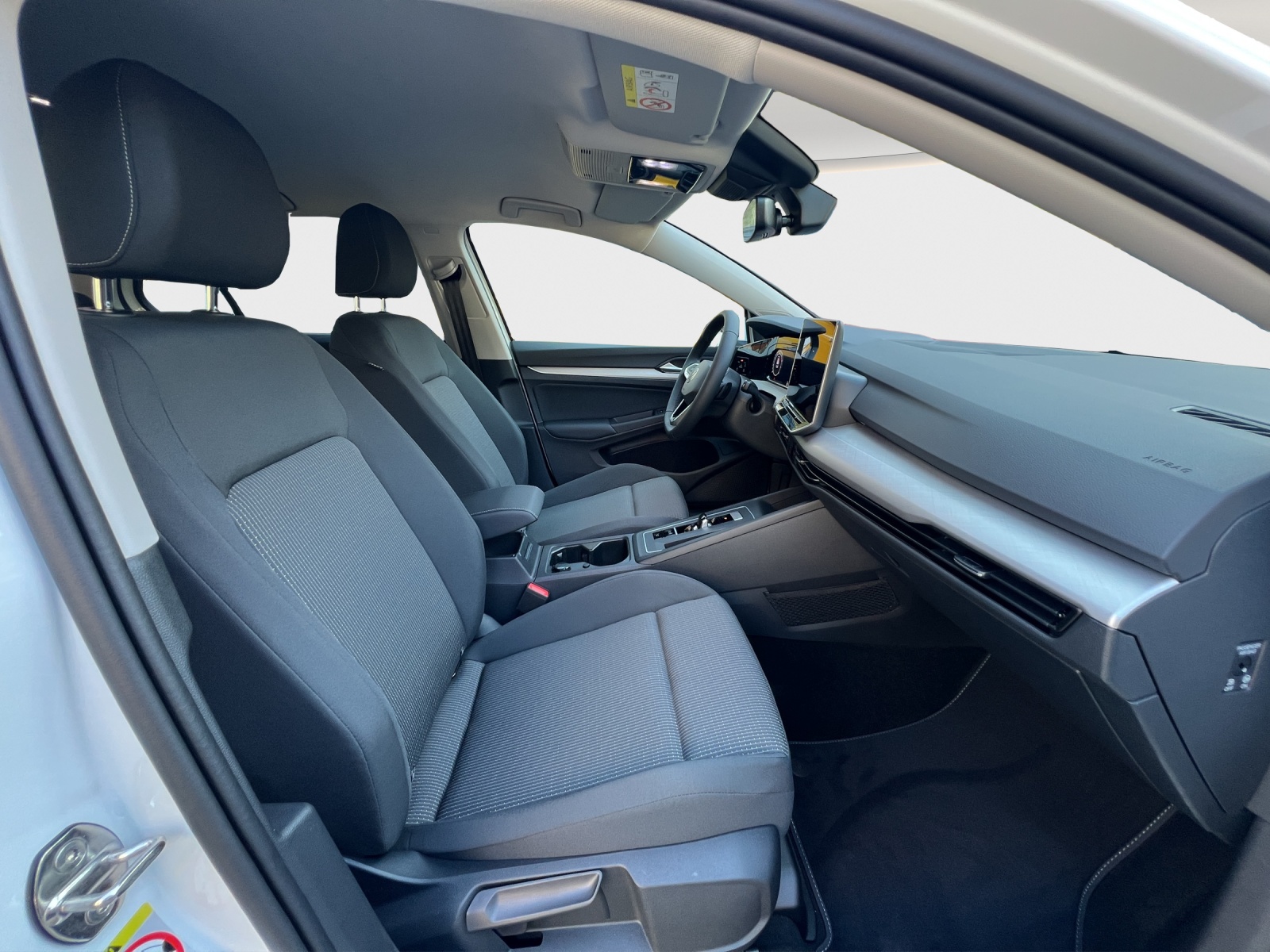 VW Golf 1.5 e TSI mHEV Value DSG-image-9