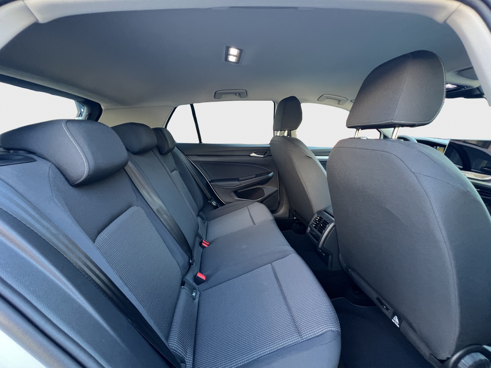 VW Golf 1.5 e TSI mHEV Value DSG-image-12