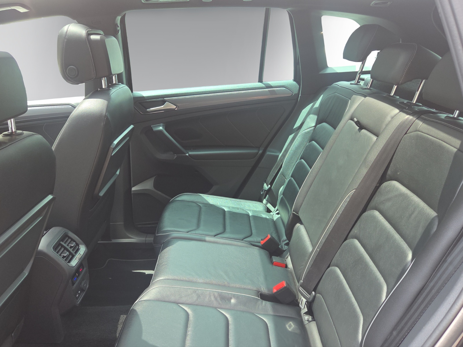 VW Tiguan 2.0TSI Highline 4Motion DSG-image-17