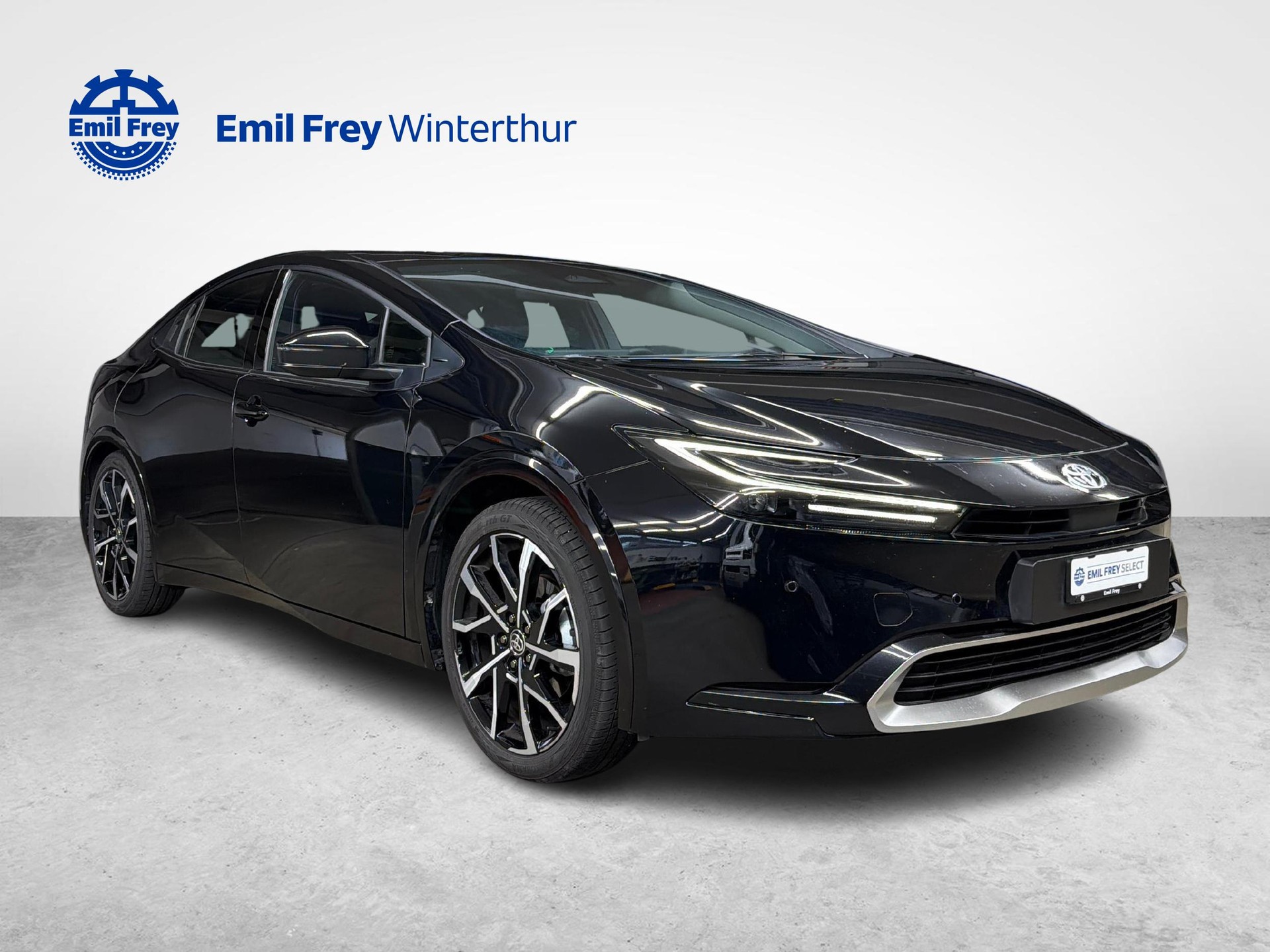 TOYOTA Prius 2.0 Plug-In-Hybrid Style-image-6