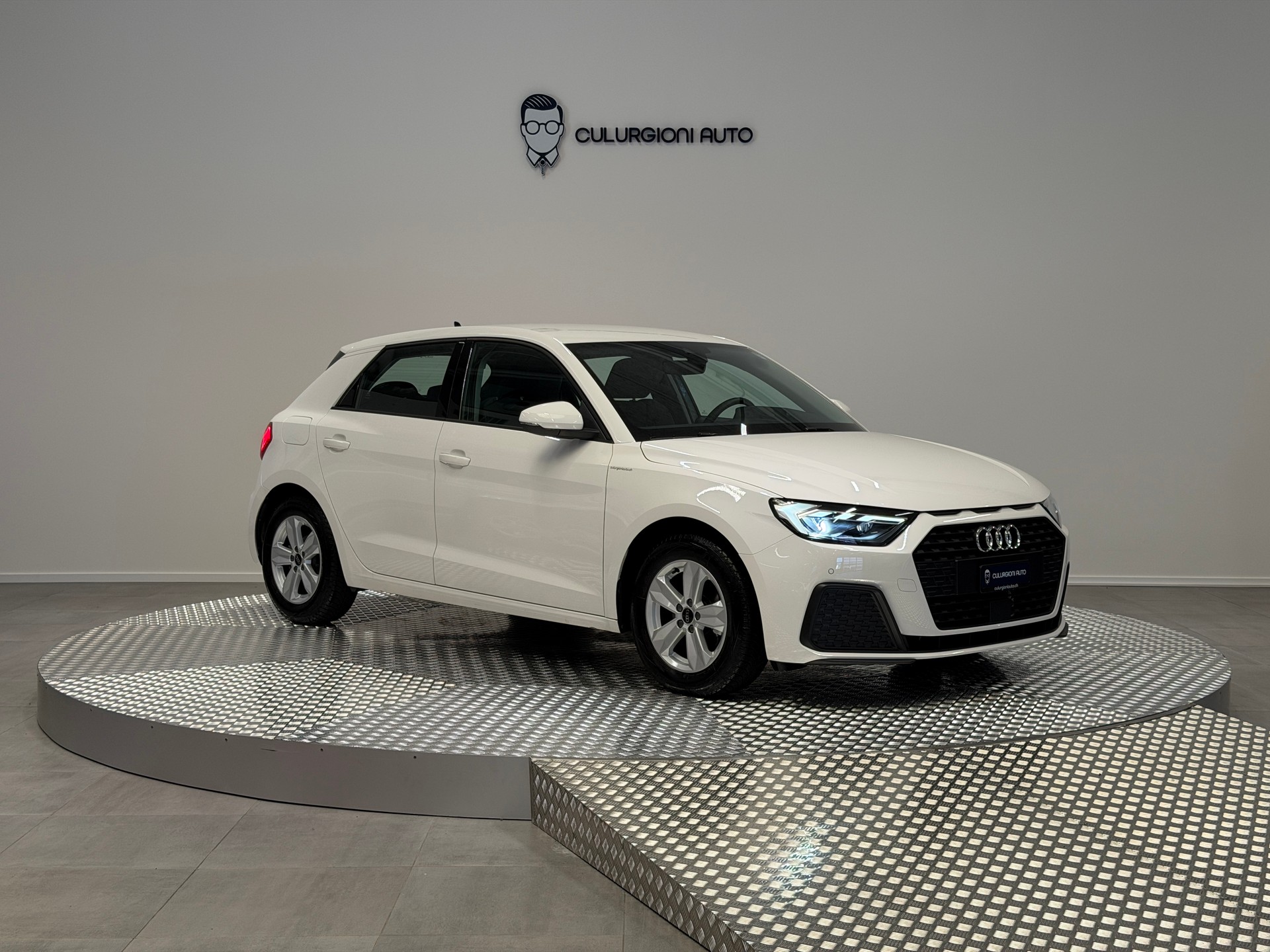 AUDI A1 Sportback 30 TFSI Attraction-showroom-element-2