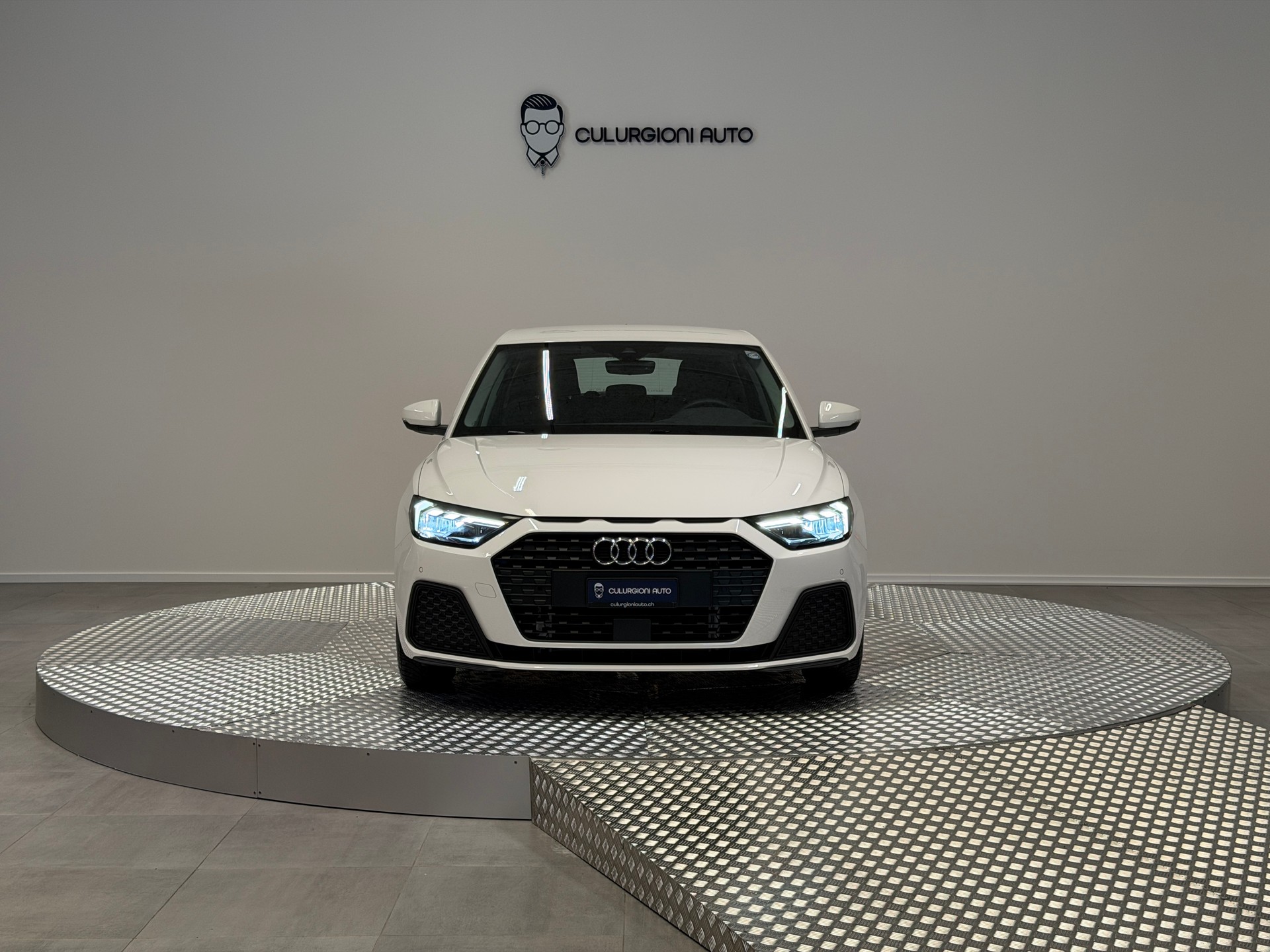 AUDI A1 Sportback 30 TFSI Attraction-showroom-element-1