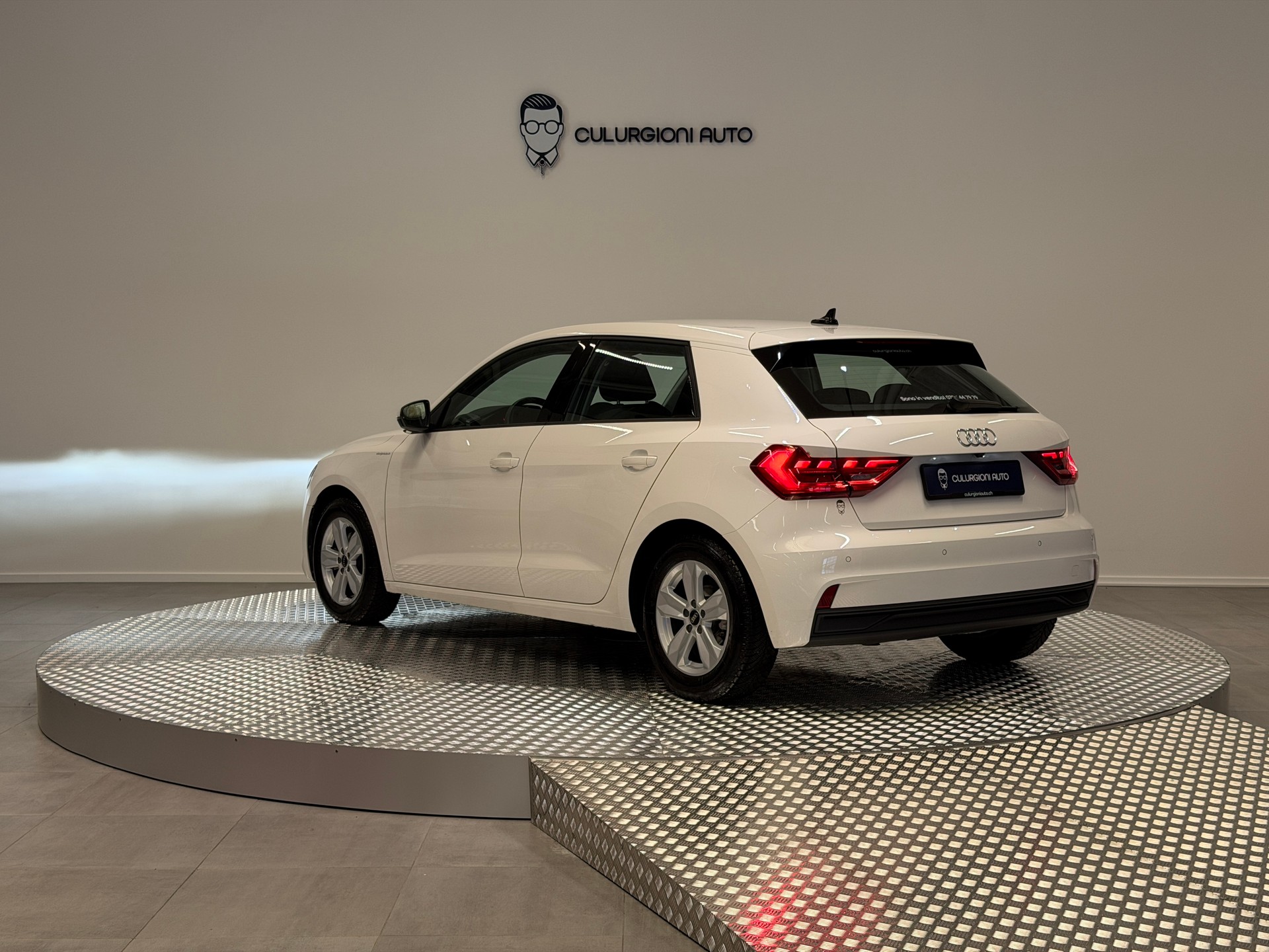 AUDI A1 Sportback 30 TFSI Attraction-image-6