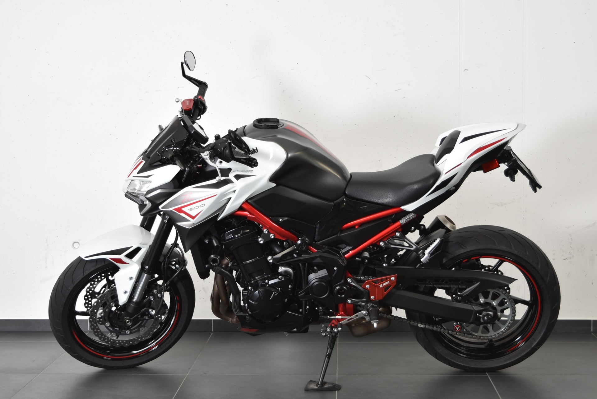 KAWASAKI Z 900-image-0