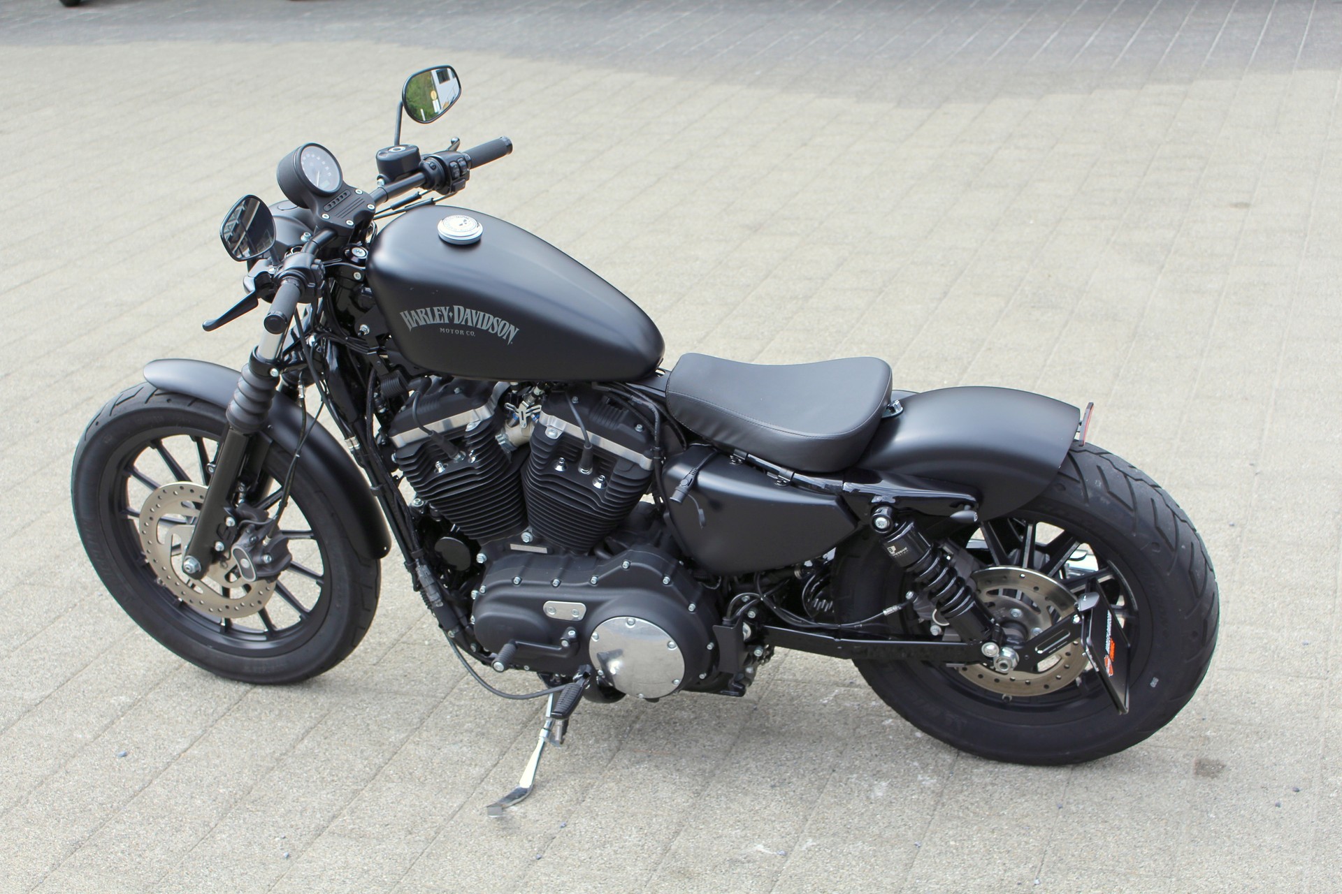 HARLEY-DAVIDSON XL 883 N Sportster Iron ABS-image-3