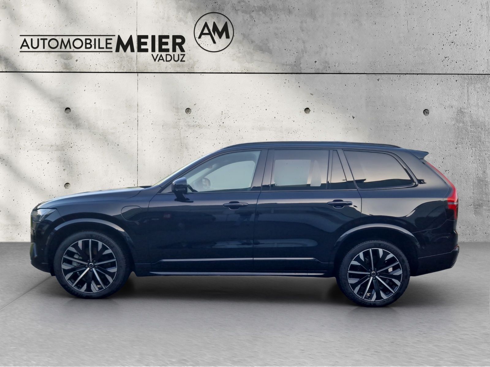 VOLVO XC90 2.0 T8 TE Plus Dark eAWD-showroom-element-2