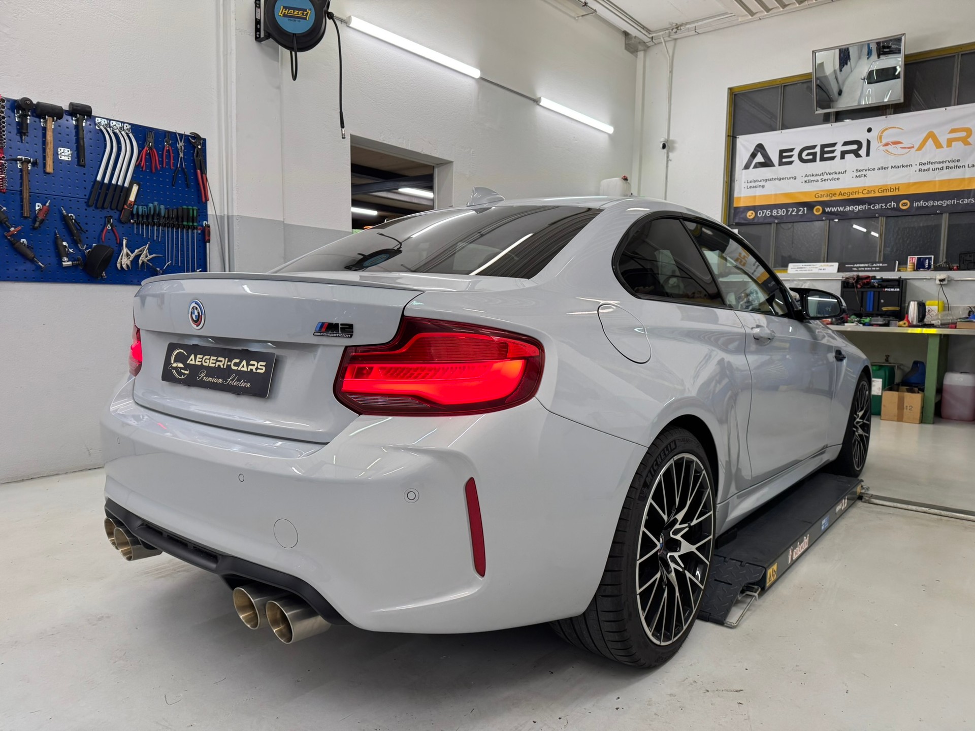 BMW M2 Competition Drivelogic-showroom-element-3