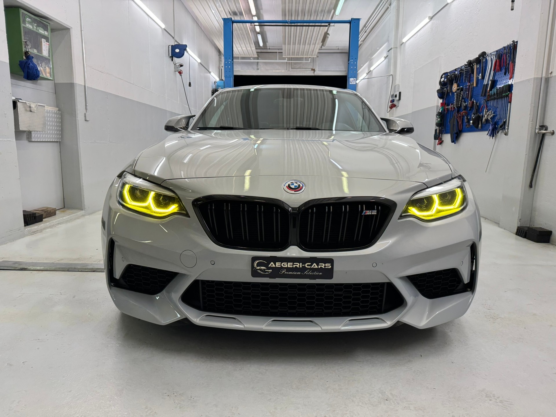 BMW M2 Competition Drivelogic-showroom-element-1