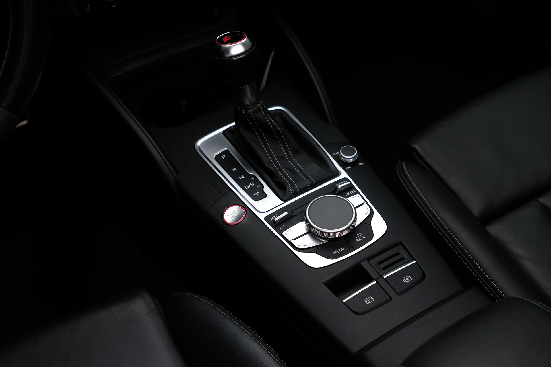 AUDI RS3 2.5 TSI quattro S-tronic-image-21