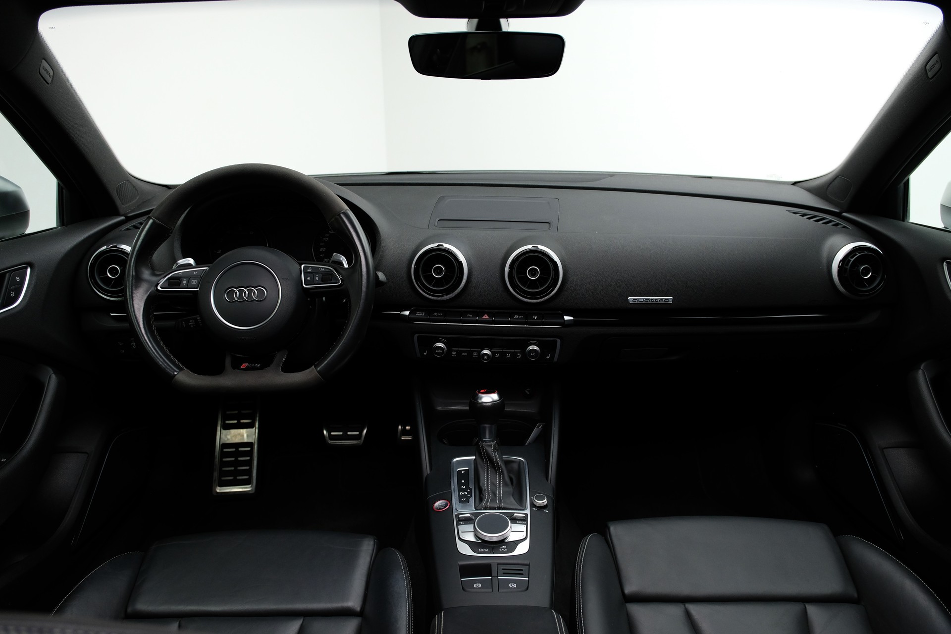 AUDI RS3 2.5 TSI quattro S-tronic-image-15
