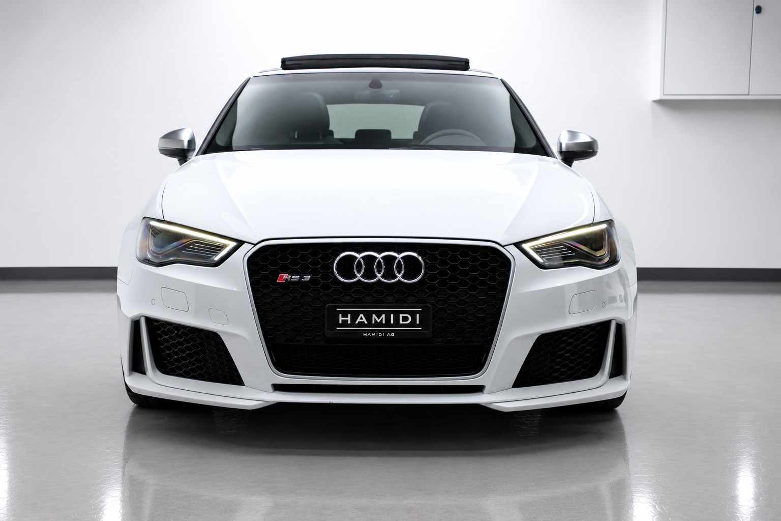 AUDI RS3 2.5 TSI quattro S-tronic-showroom-element-1