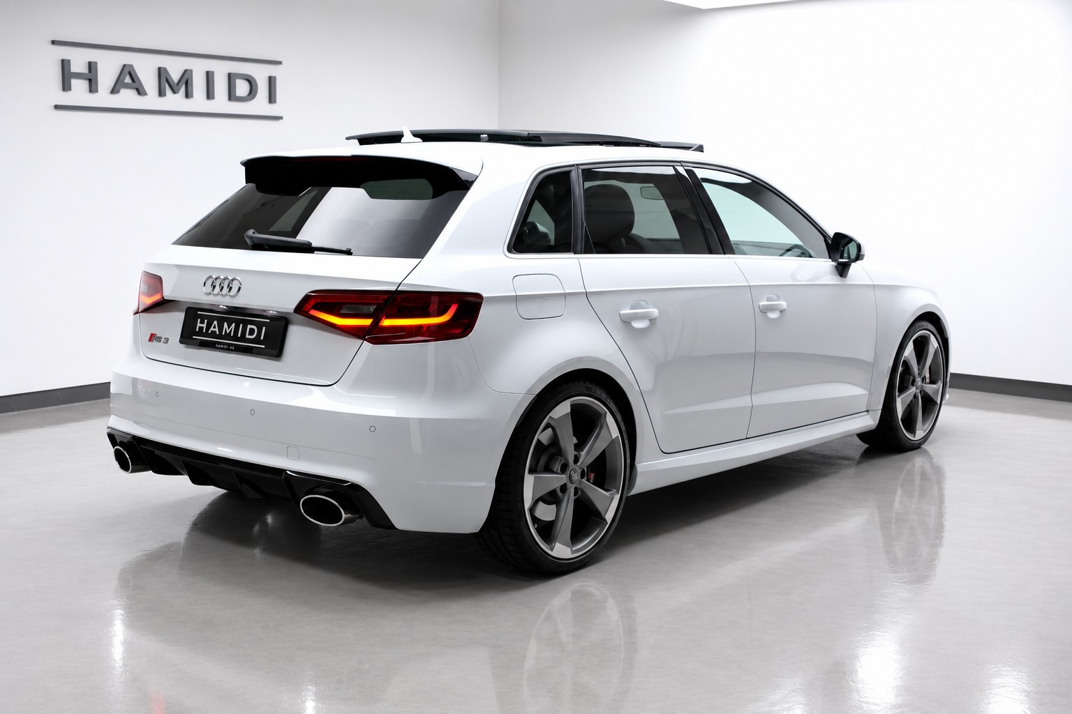 AUDI RS3 2.5 TSI quattro S-tronic-image-6