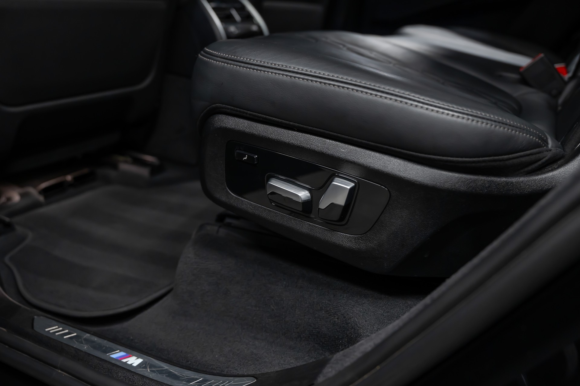 BMW X7 xDrive 48V 40i M Sport Steptronic *Facelift*Sky-Lounge*Massage*-image-15